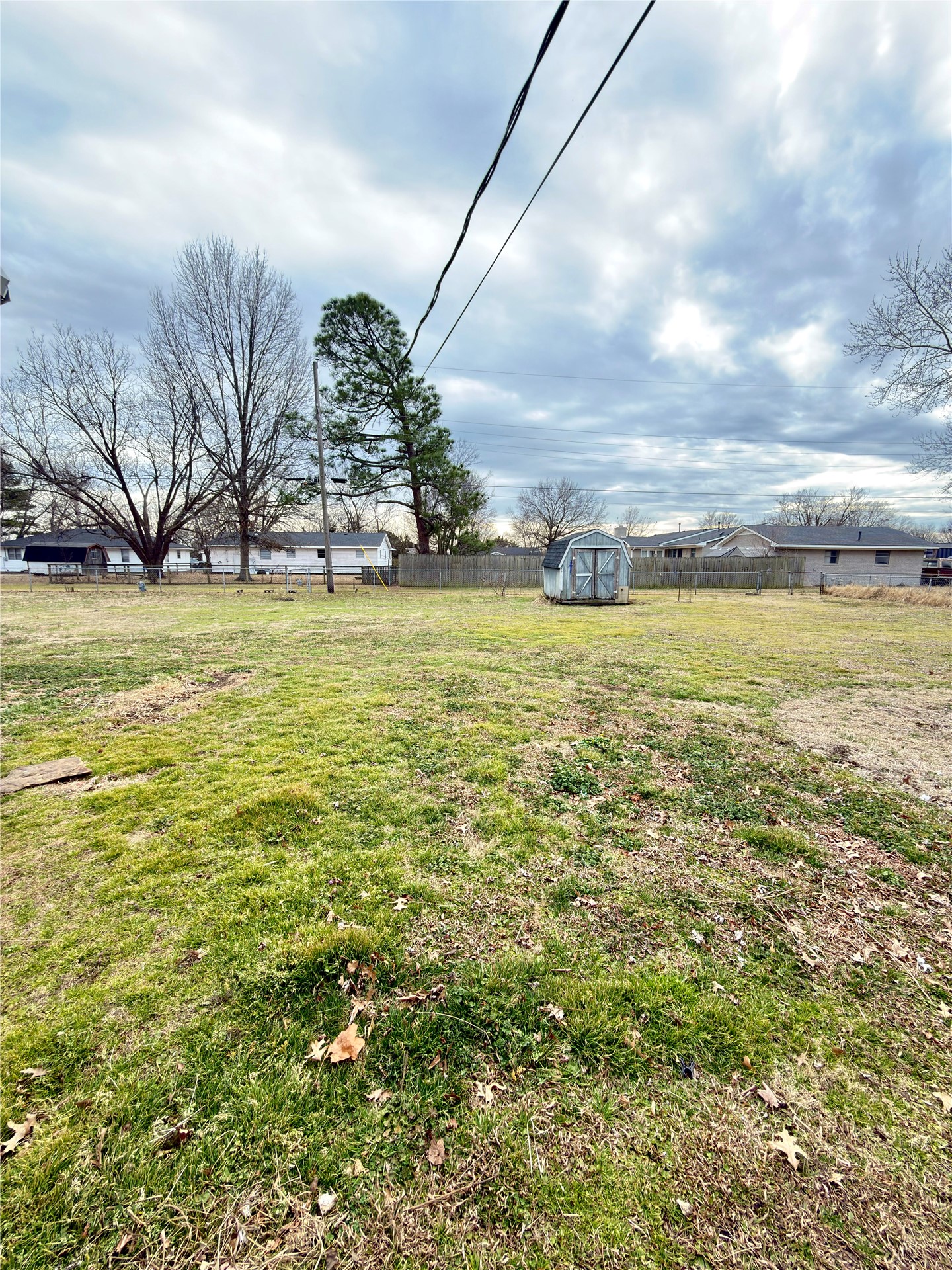 908 W Commercial Property Photo 3