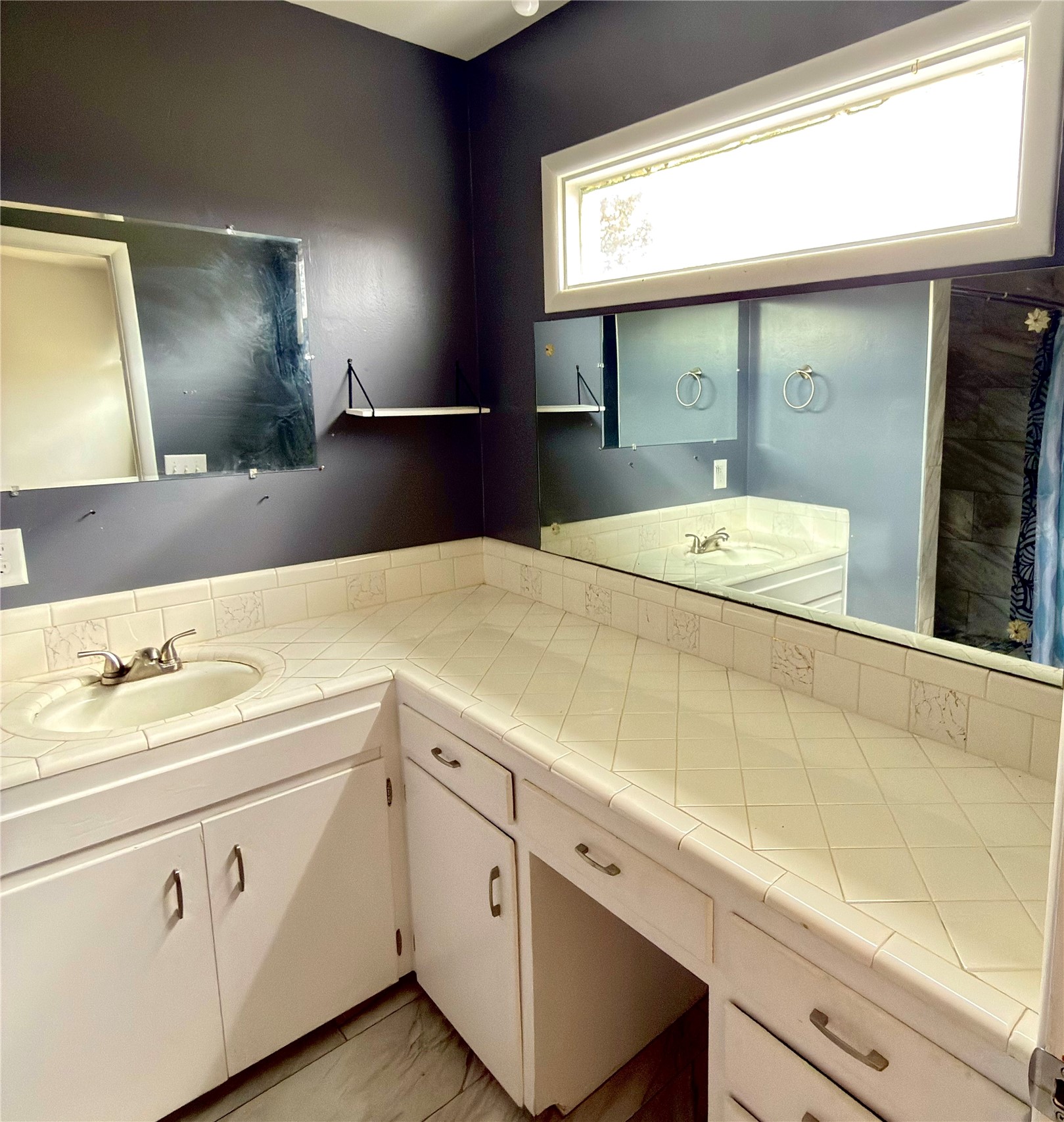 908 W Commercial Property Photo 15