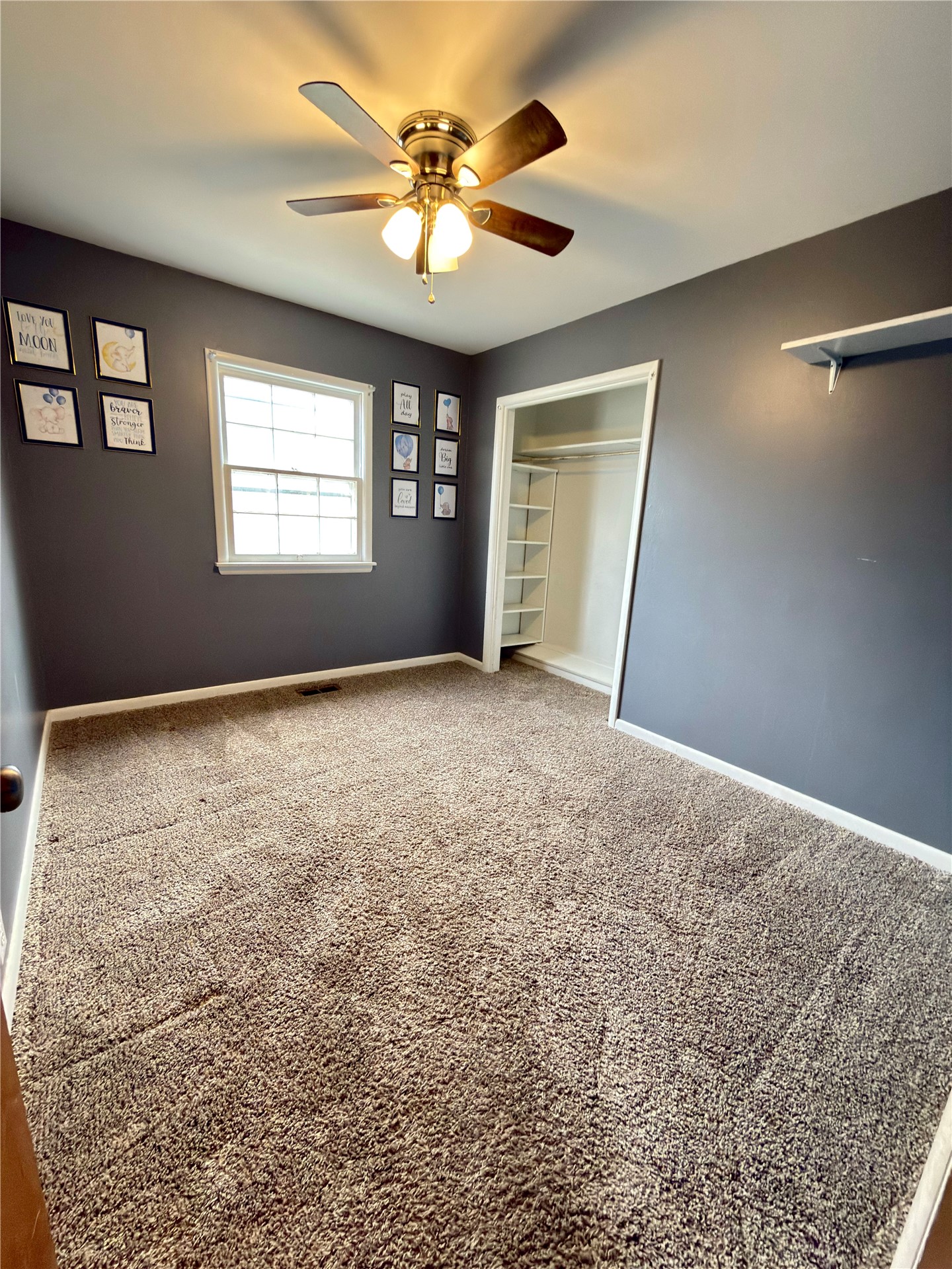 908 W Commercial Property Photo 17