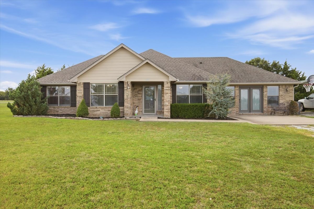 831 Cardinal Property Photo 1