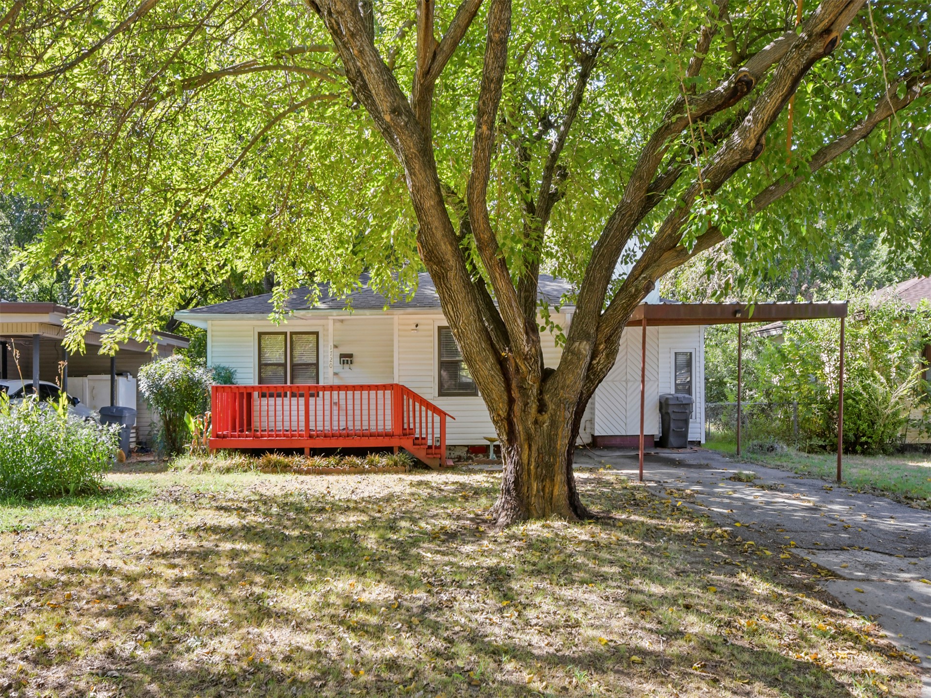 1720 Easley Property Photo 1