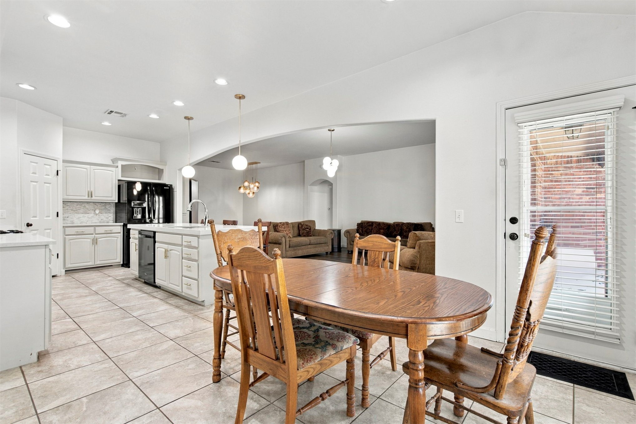 1816 E Laredo Street Property Photo 13