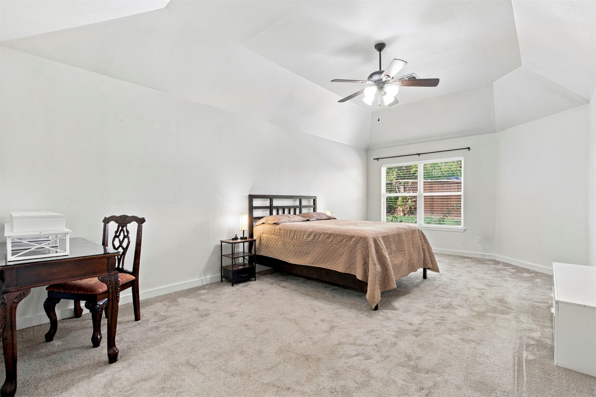 1816 E Laredo Street Property Photo 14