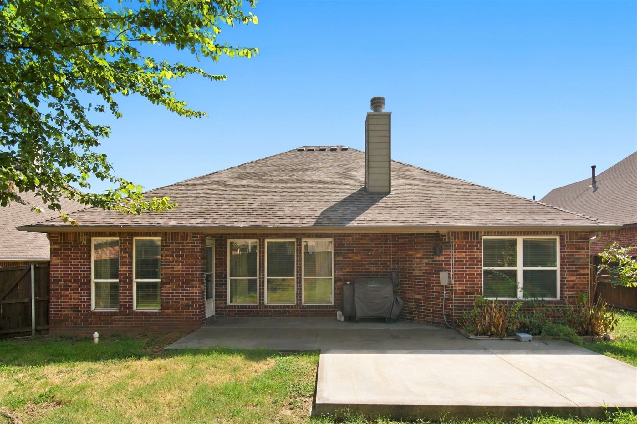 1816 E Laredo Street Property Photo 24