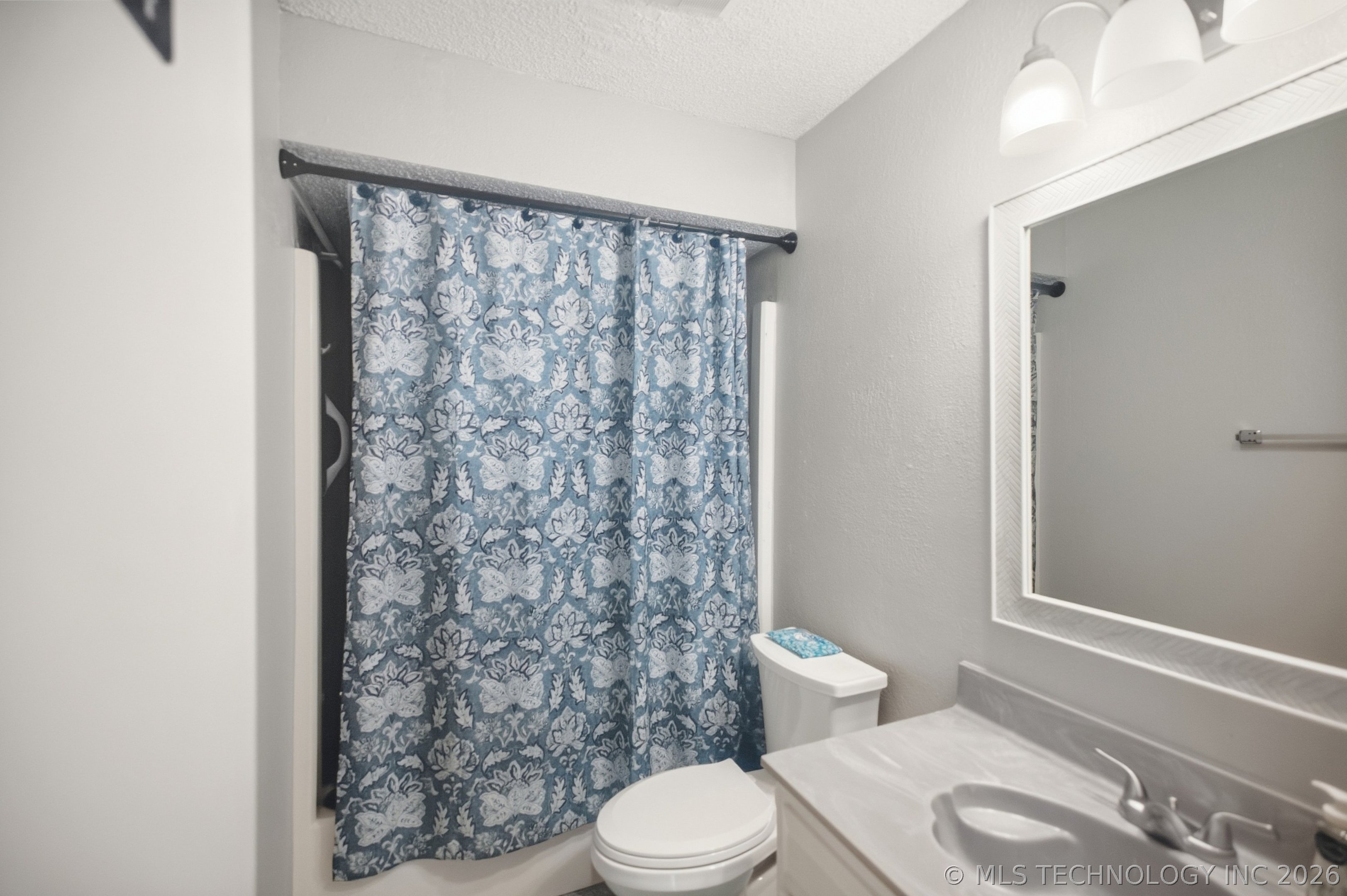 2505 E Queens Street Property Photo 18