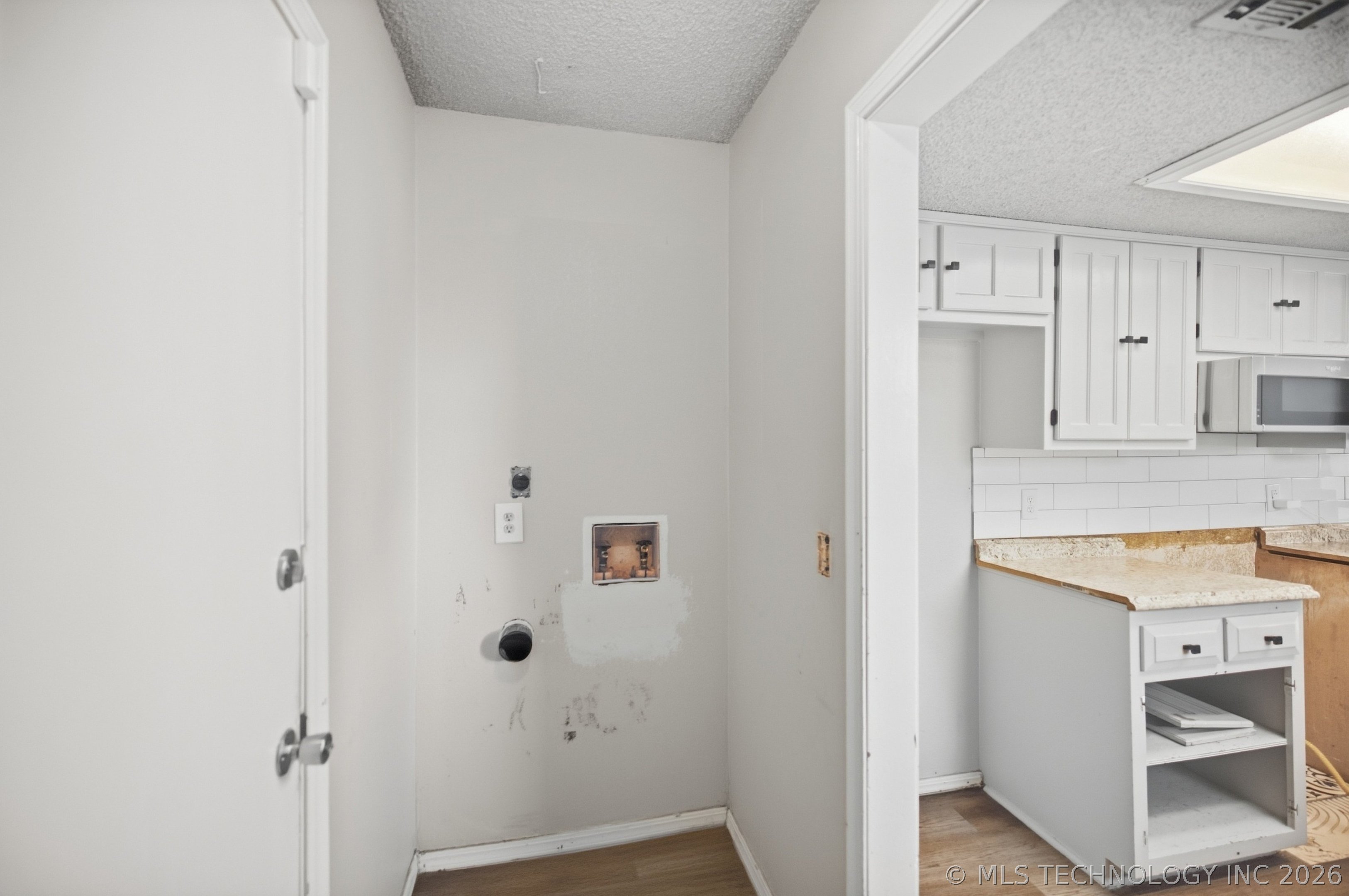 2505 E Queens Street Property Photo 19