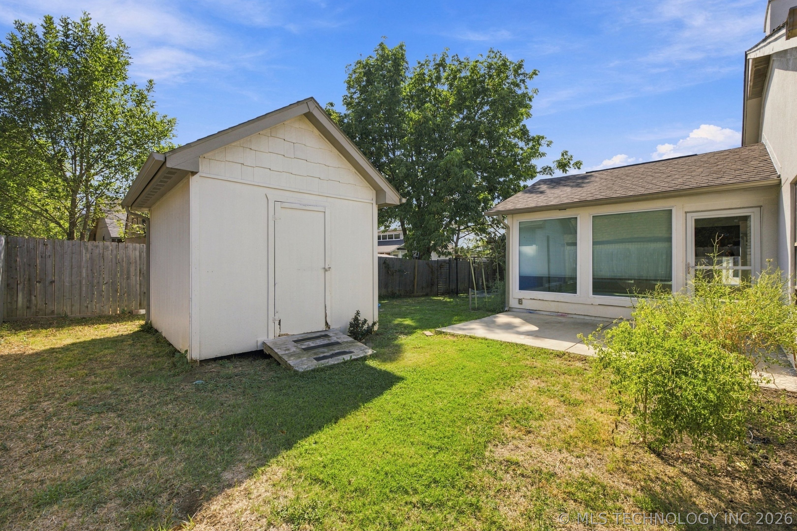 2505 E Queens Street Property Photo 20
