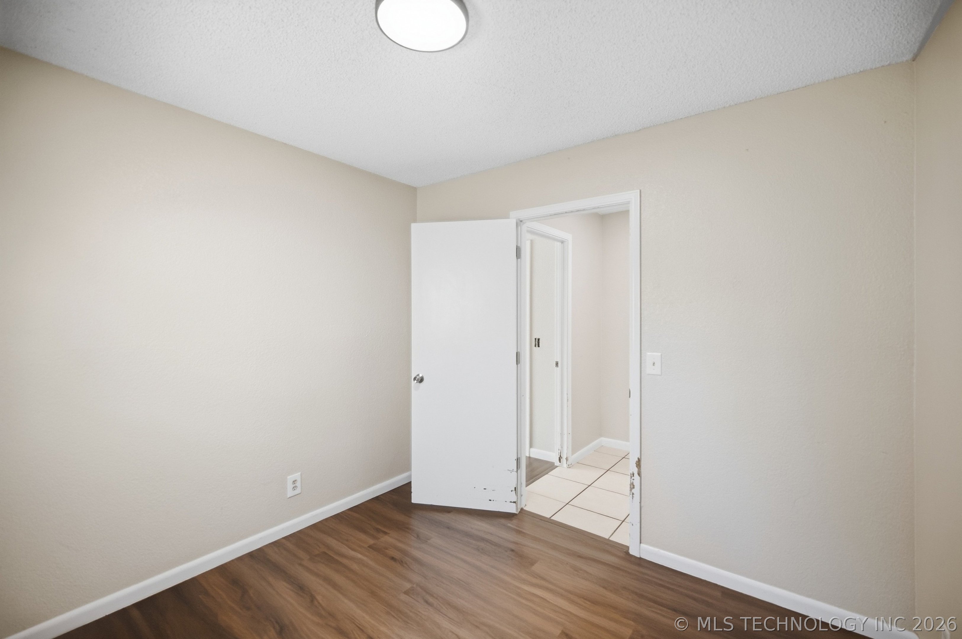 2505 E Queens Street Property Photo 22