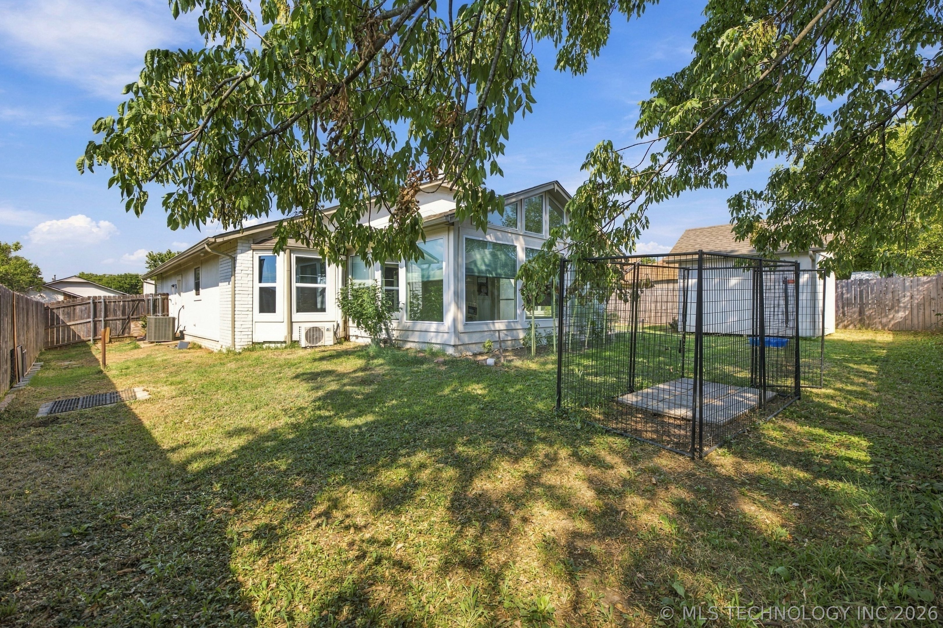 2505 E Queens Street Property Photo 23