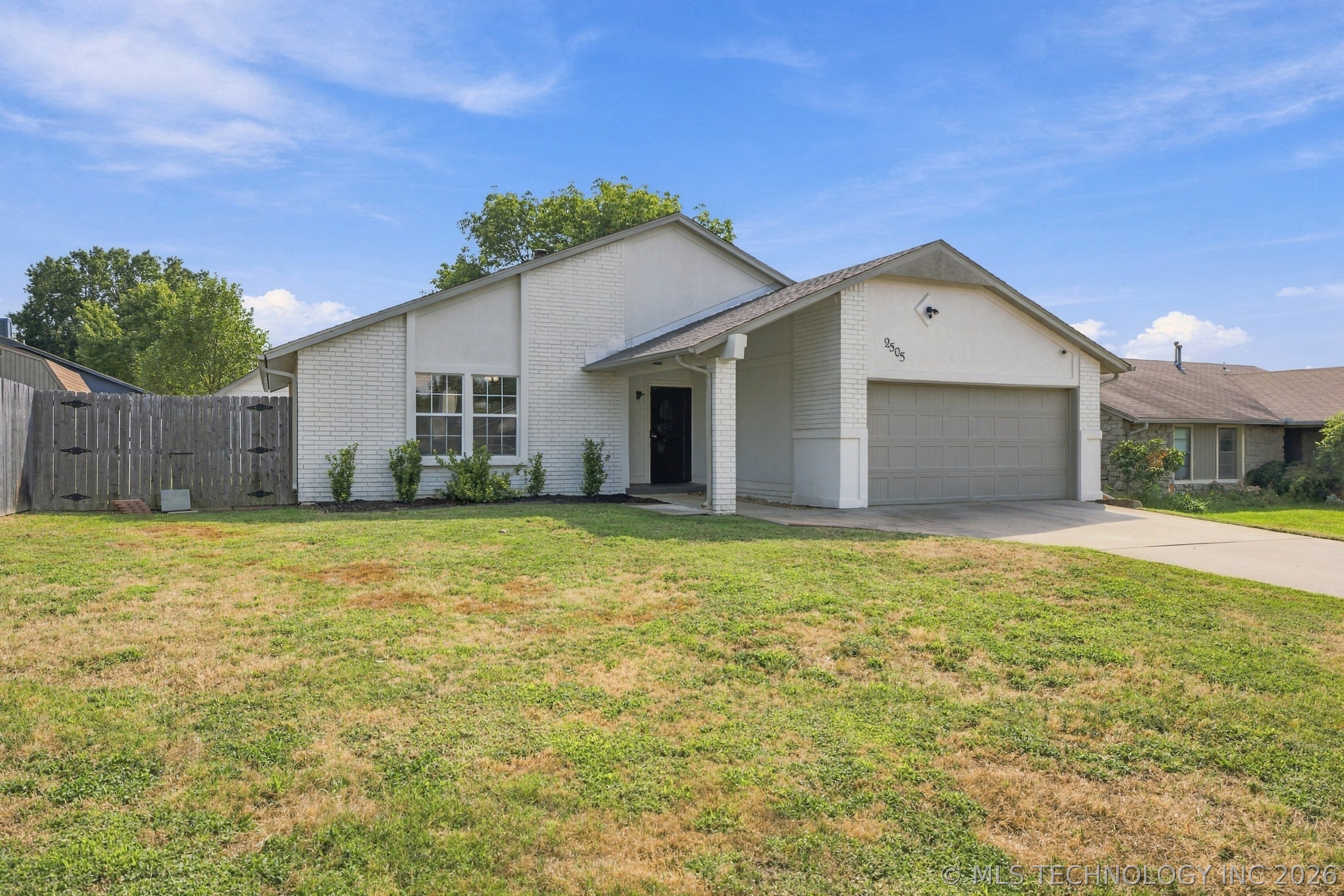 2505 E Queens Street Property Photo 24