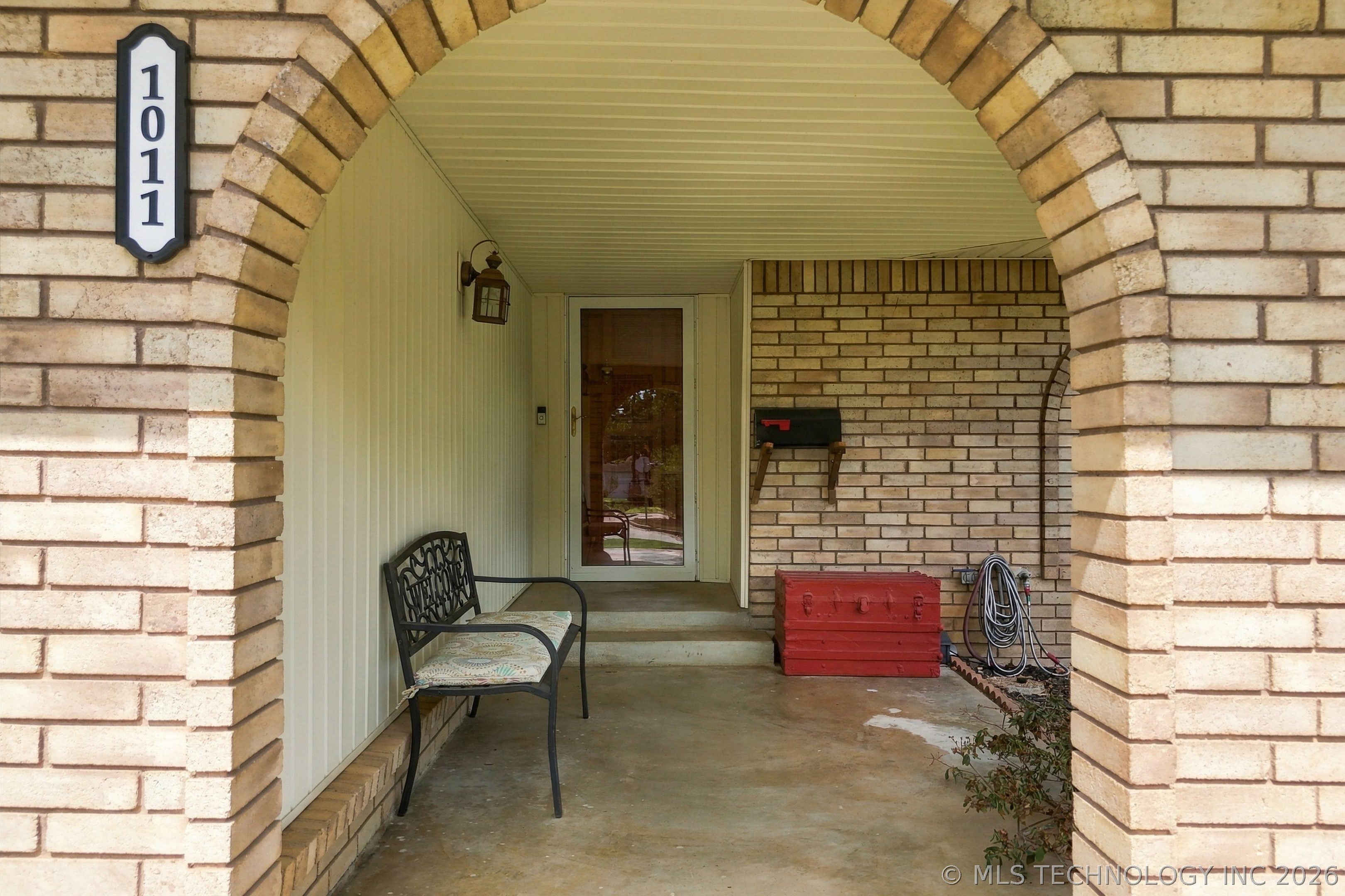 1011 E Teresa Avenue Property Photo 4