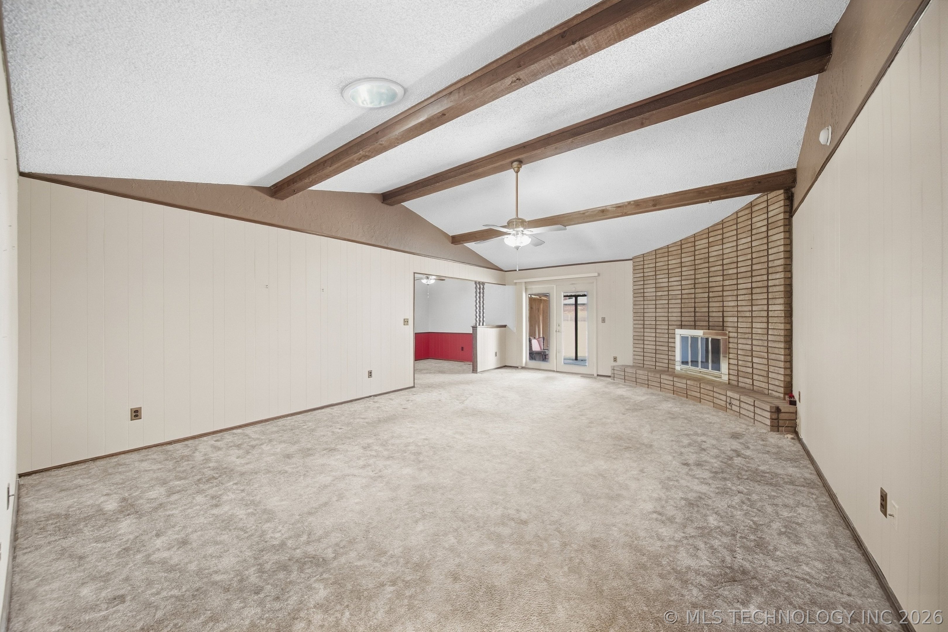 1011 E Teresa Avenue Property Photo 6