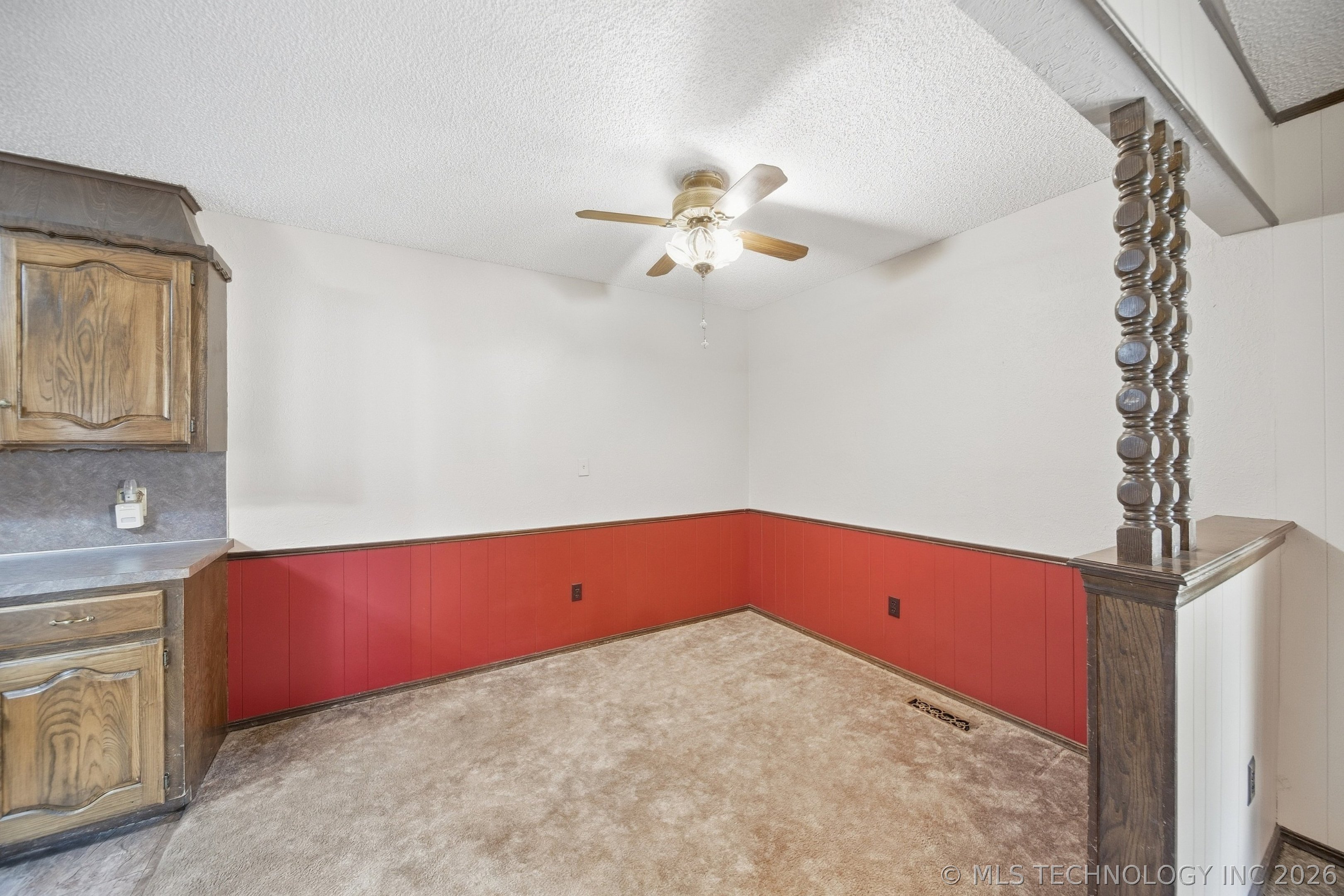 1011 E Teresa Avenue Property Photo 9
