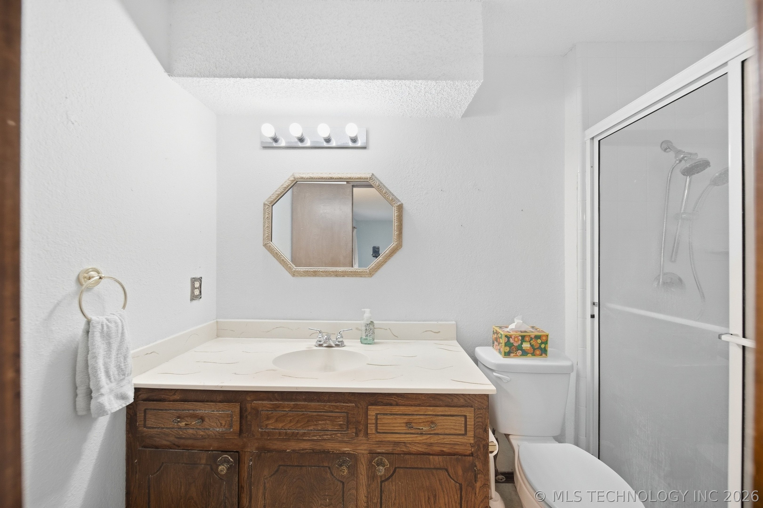 1011 E Teresa Avenue Property Photo 17