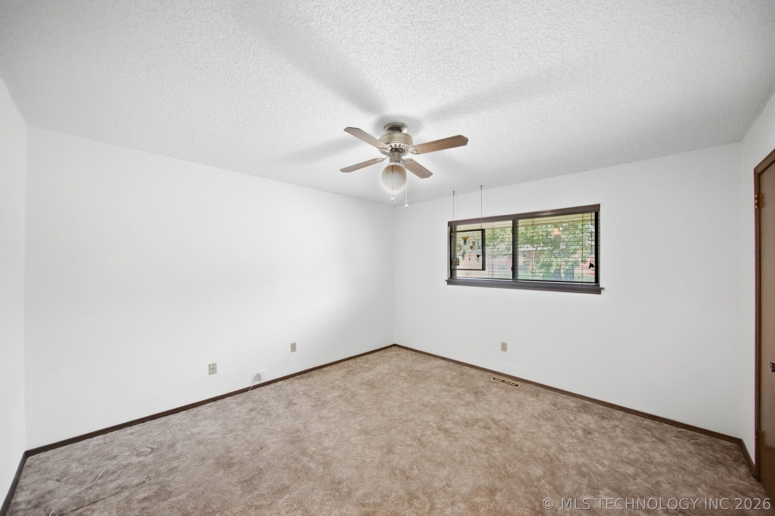1011 E Teresa Avenue Property Photo 19