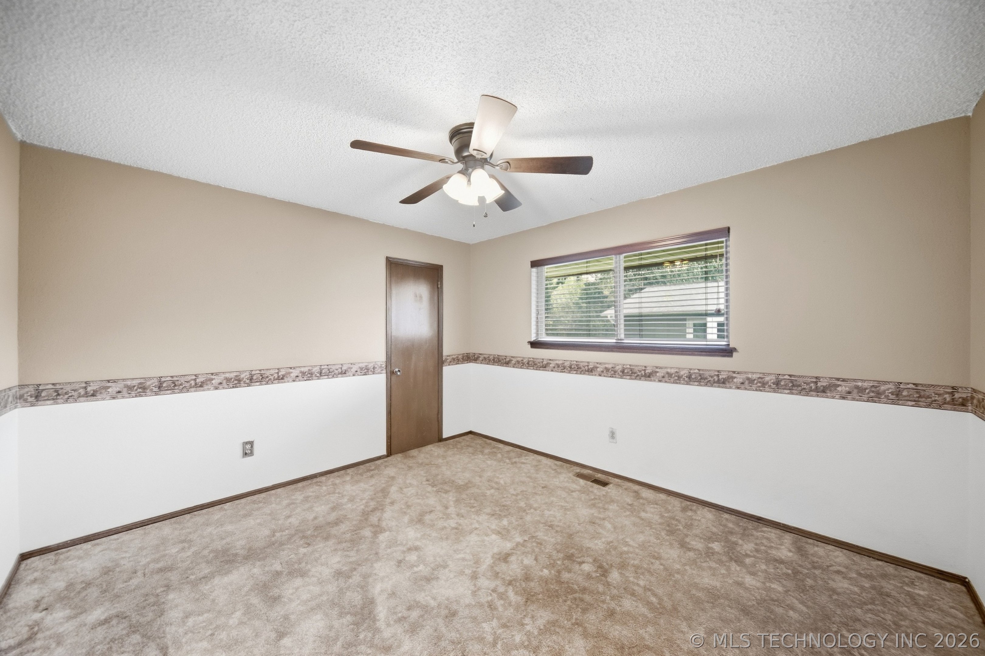 1011 E Teresa Avenue Property Photo 22