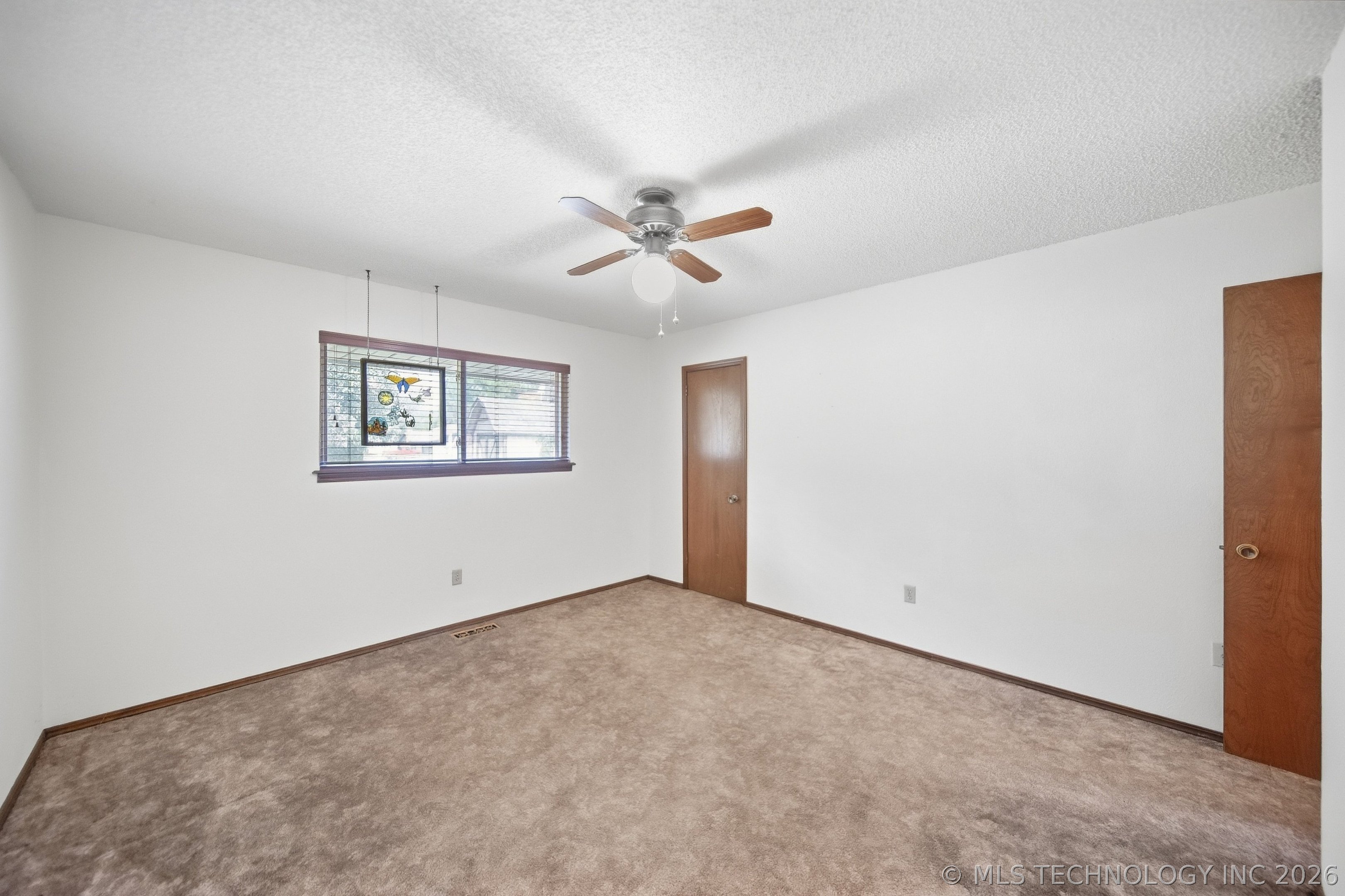 1011 E Teresa Avenue Property Photo 23