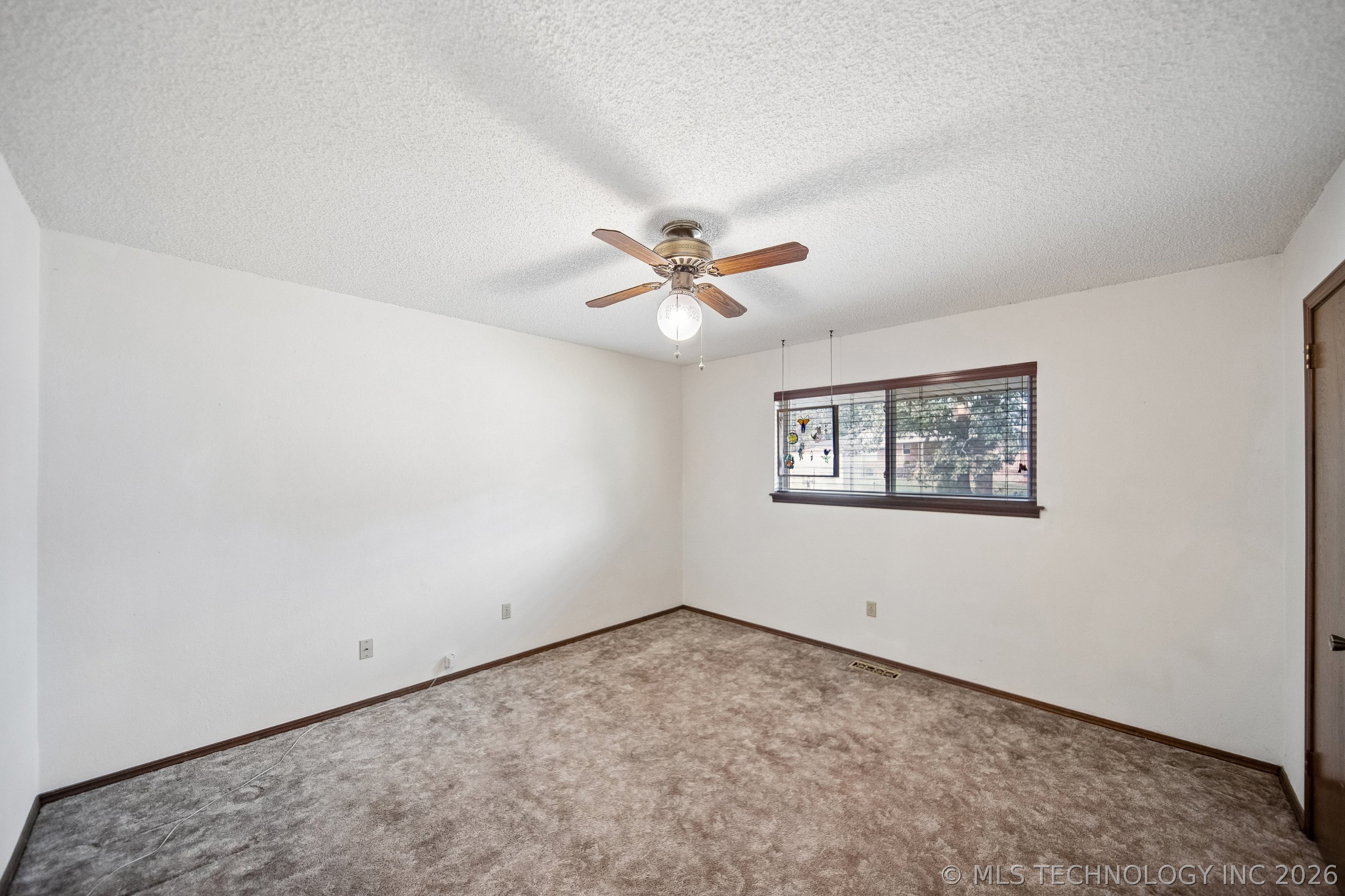 1011 E Teresa Avenue Property Photo 31