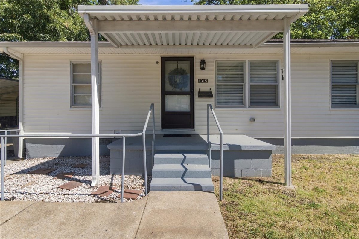 1315 S 74th East Avenue Property Photo 2