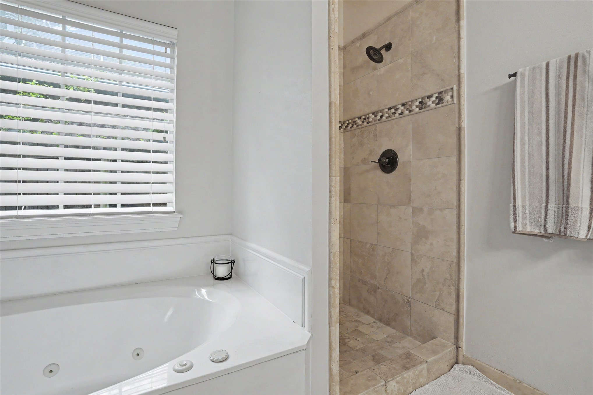 8511 S 100th Place E Property Photo 23