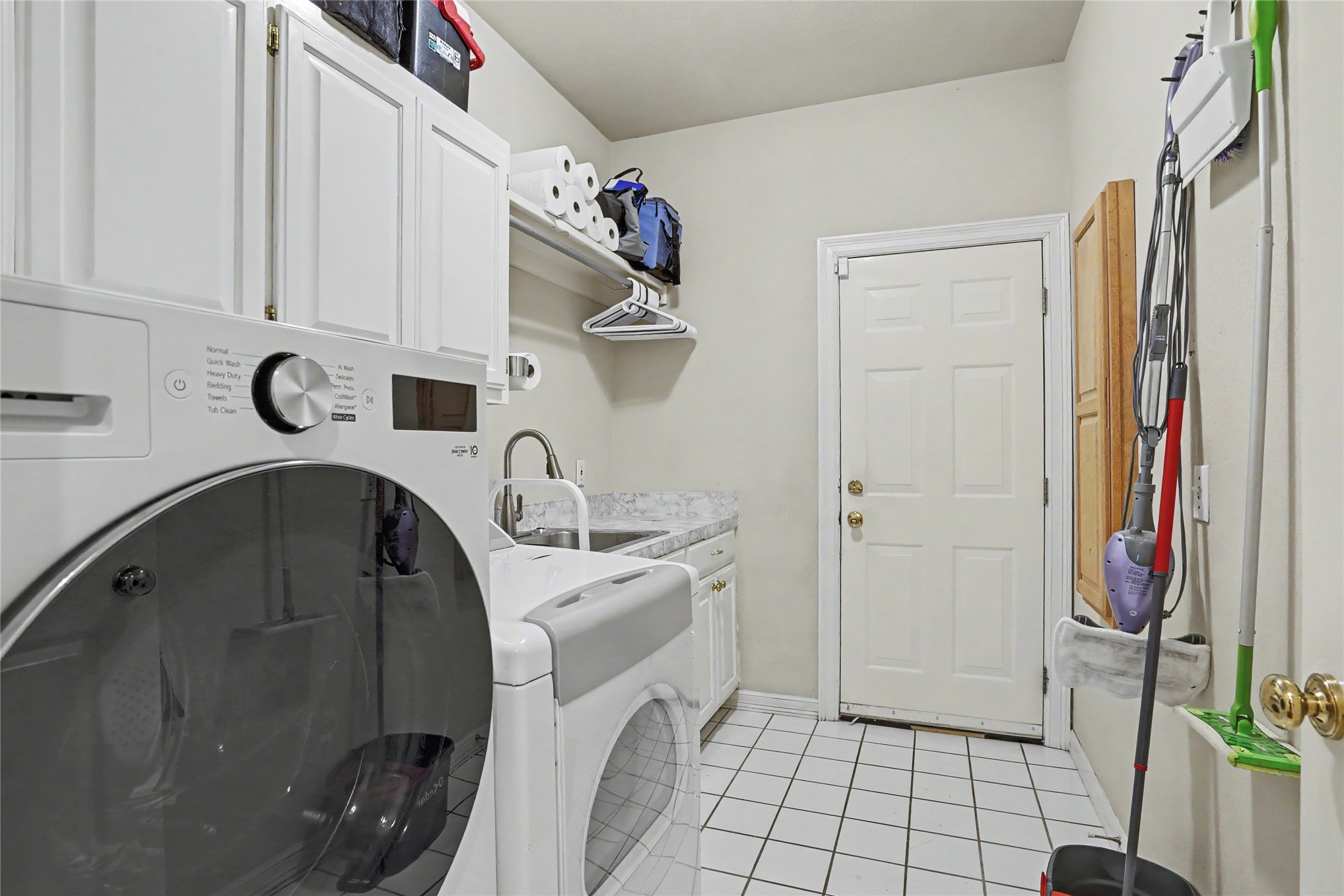 8511 S 100th Place E Property Photo 27