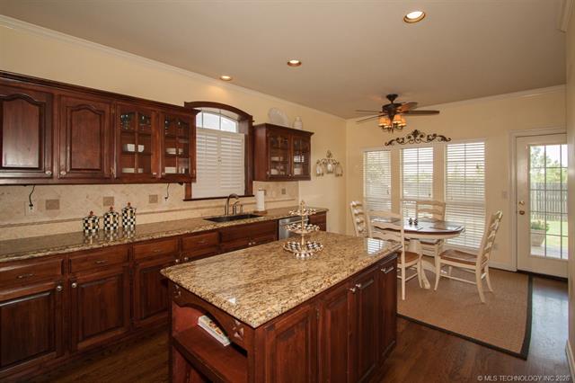 8511 S 100th Place E Property Photo 50