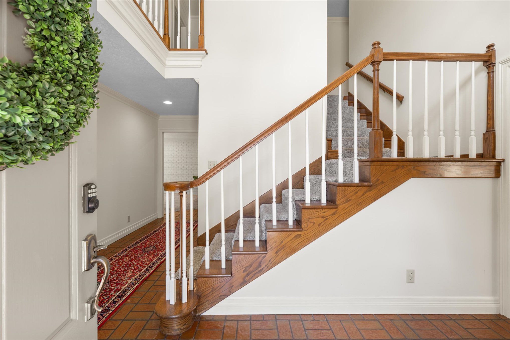601 Oakridge Drive Property Photo 4
