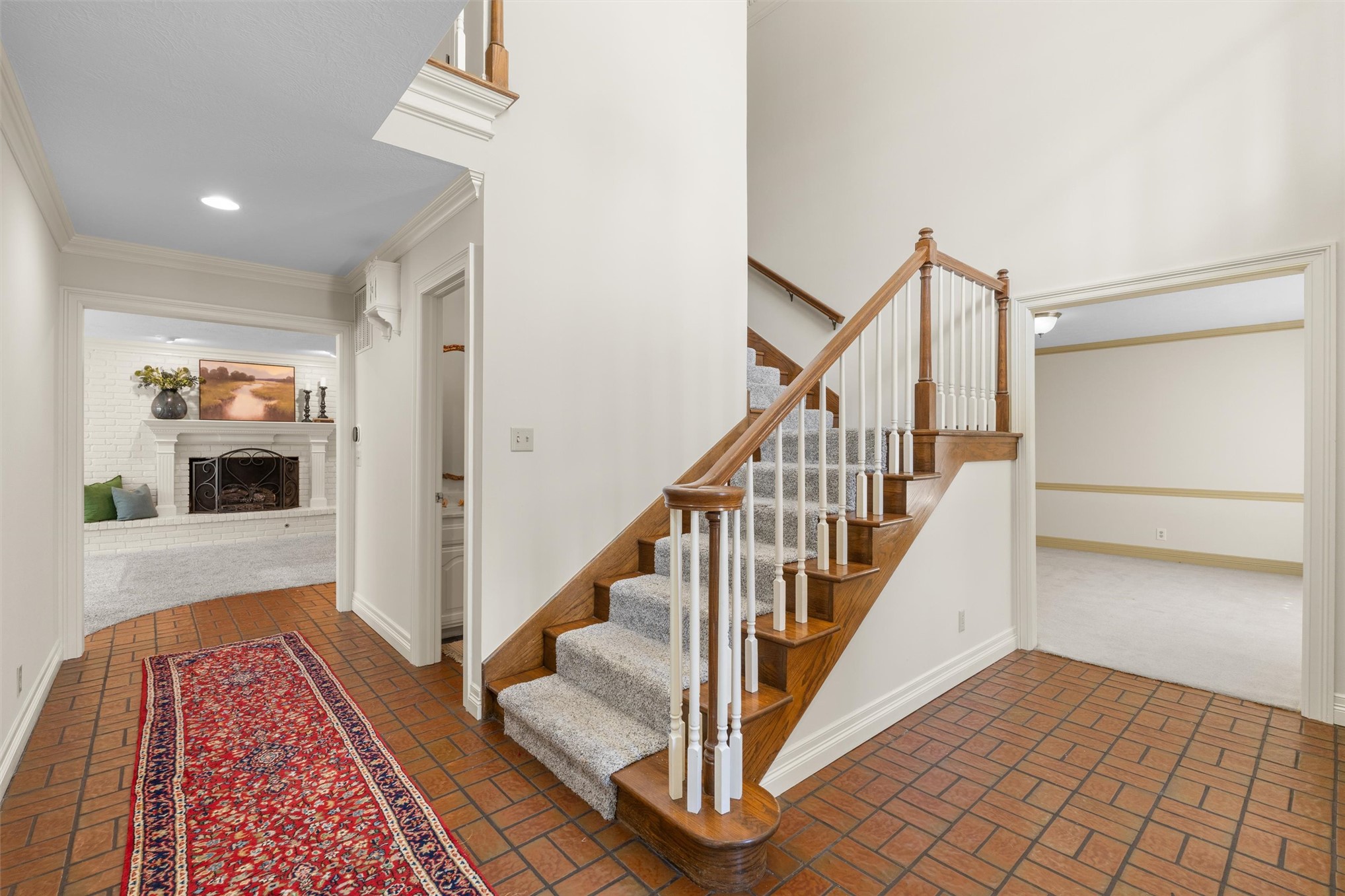 601 Oakridge Drive Property Photo 6