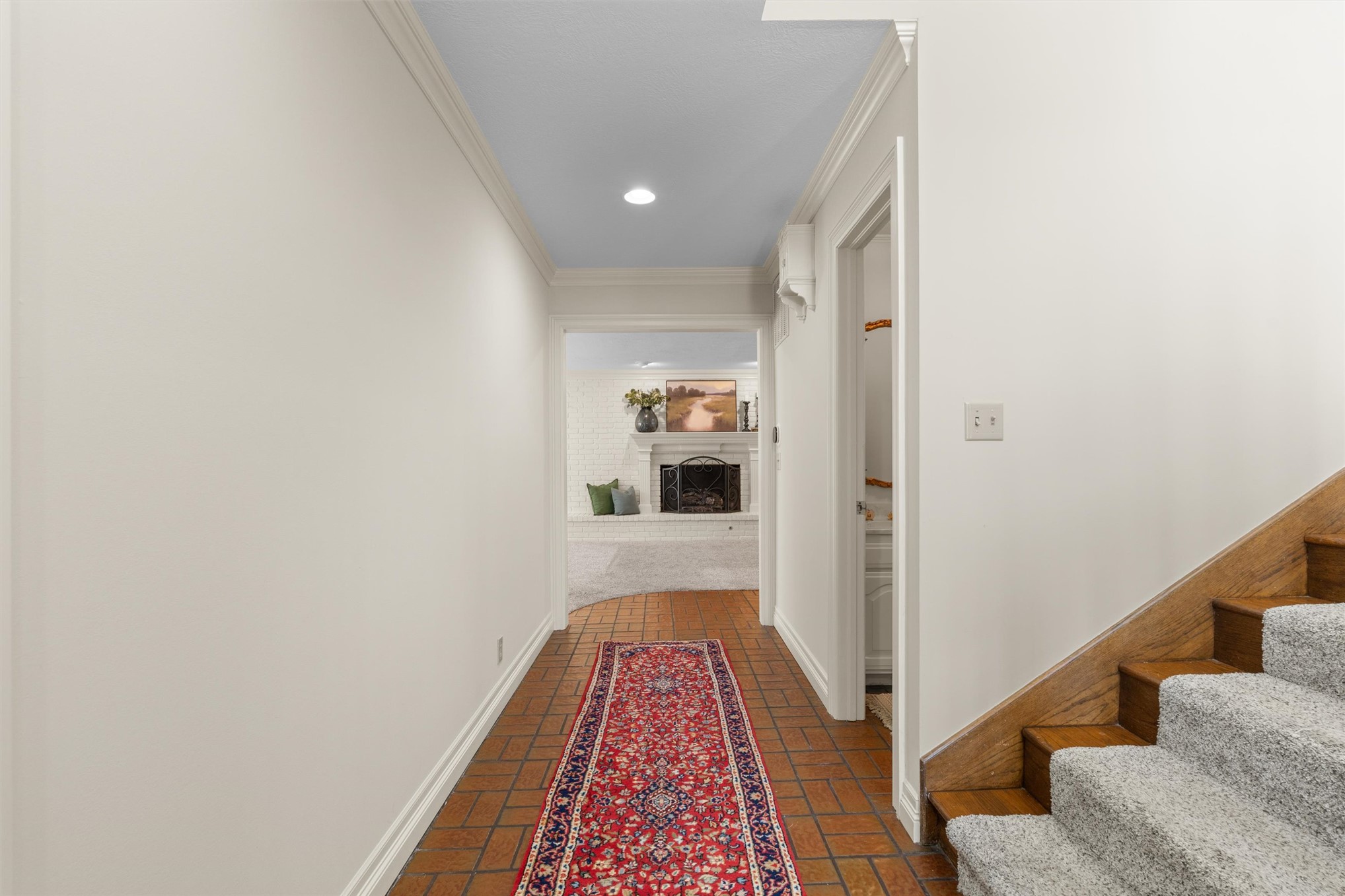 601 Oakridge Drive Property Photo 8