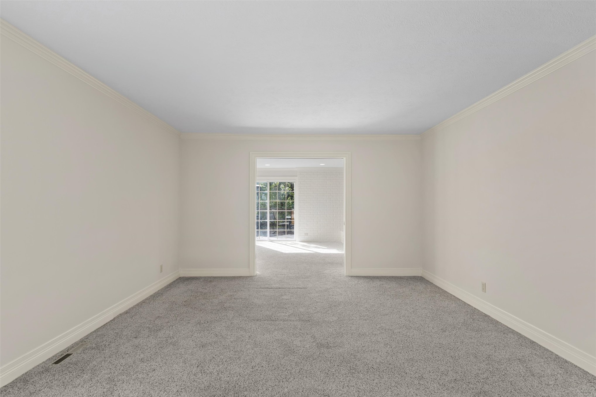601 Oakridge Drive Property Photo 12