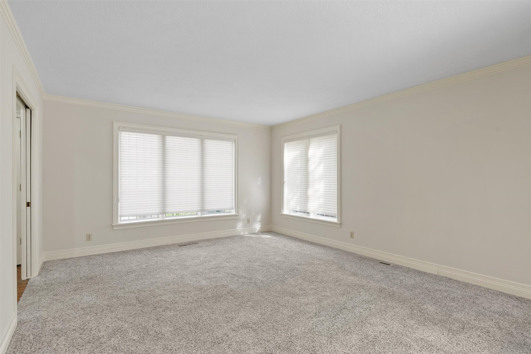 601 Oakridge Drive Property Photo 13