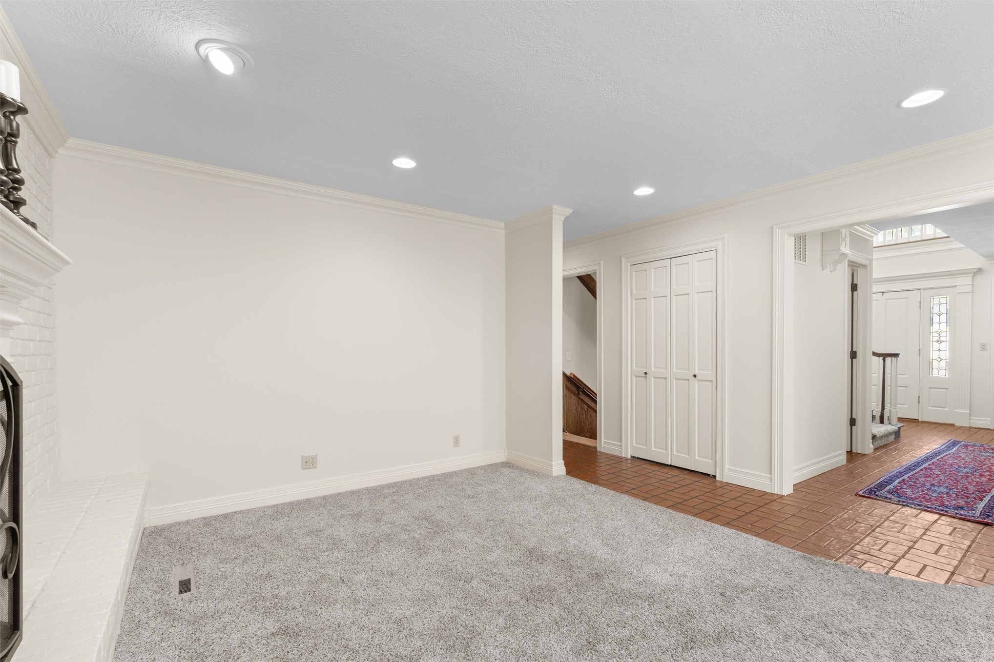 601 Oakridge Drive Property Photo 15