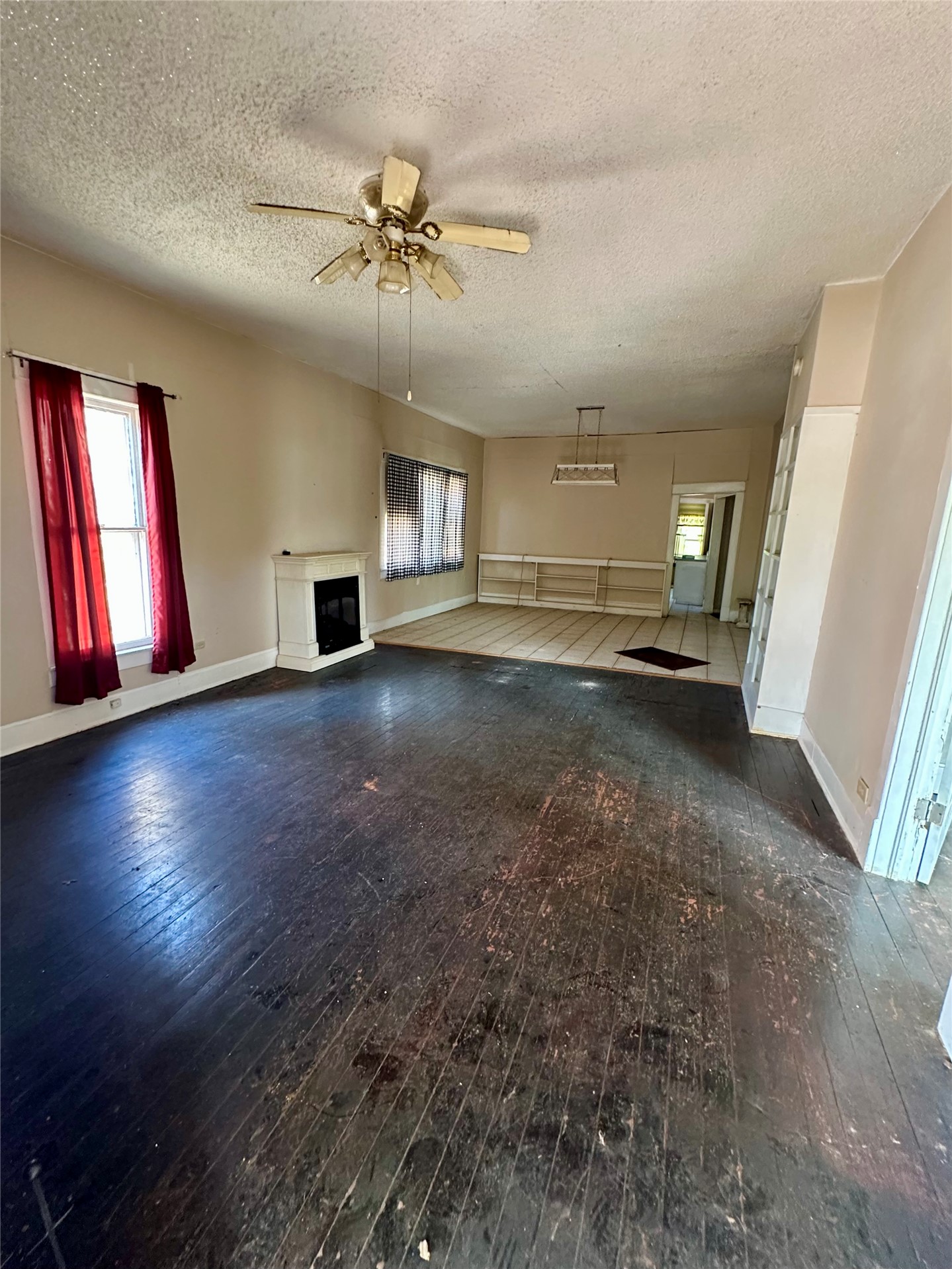 319 W Madison Avenue Property Photo 3
