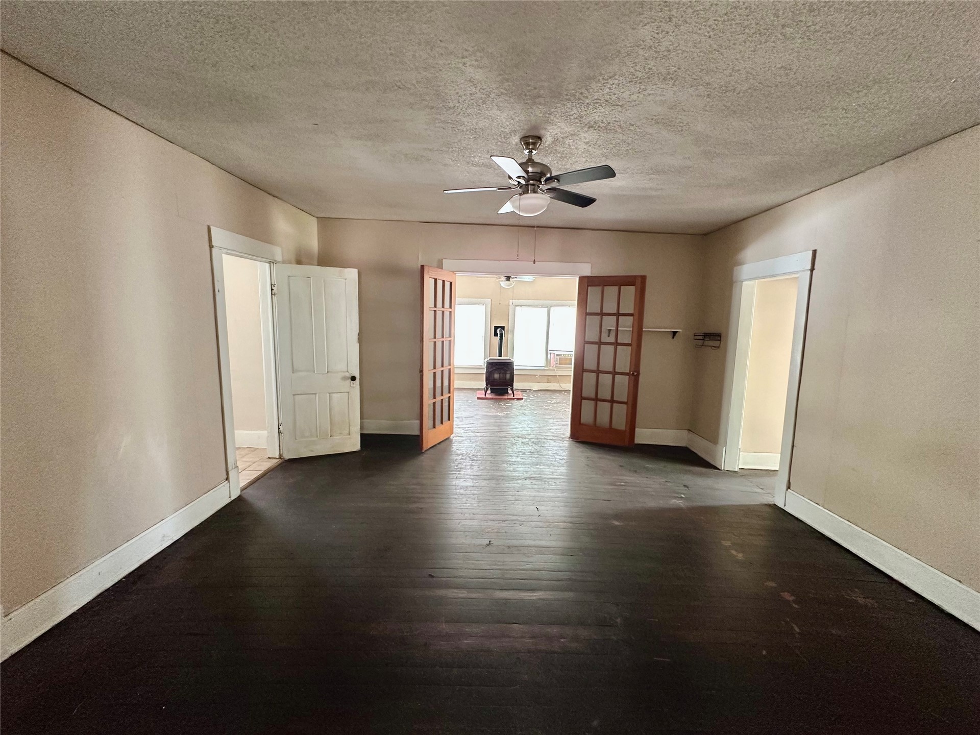 319 W Madison Avenue Property Photo 16