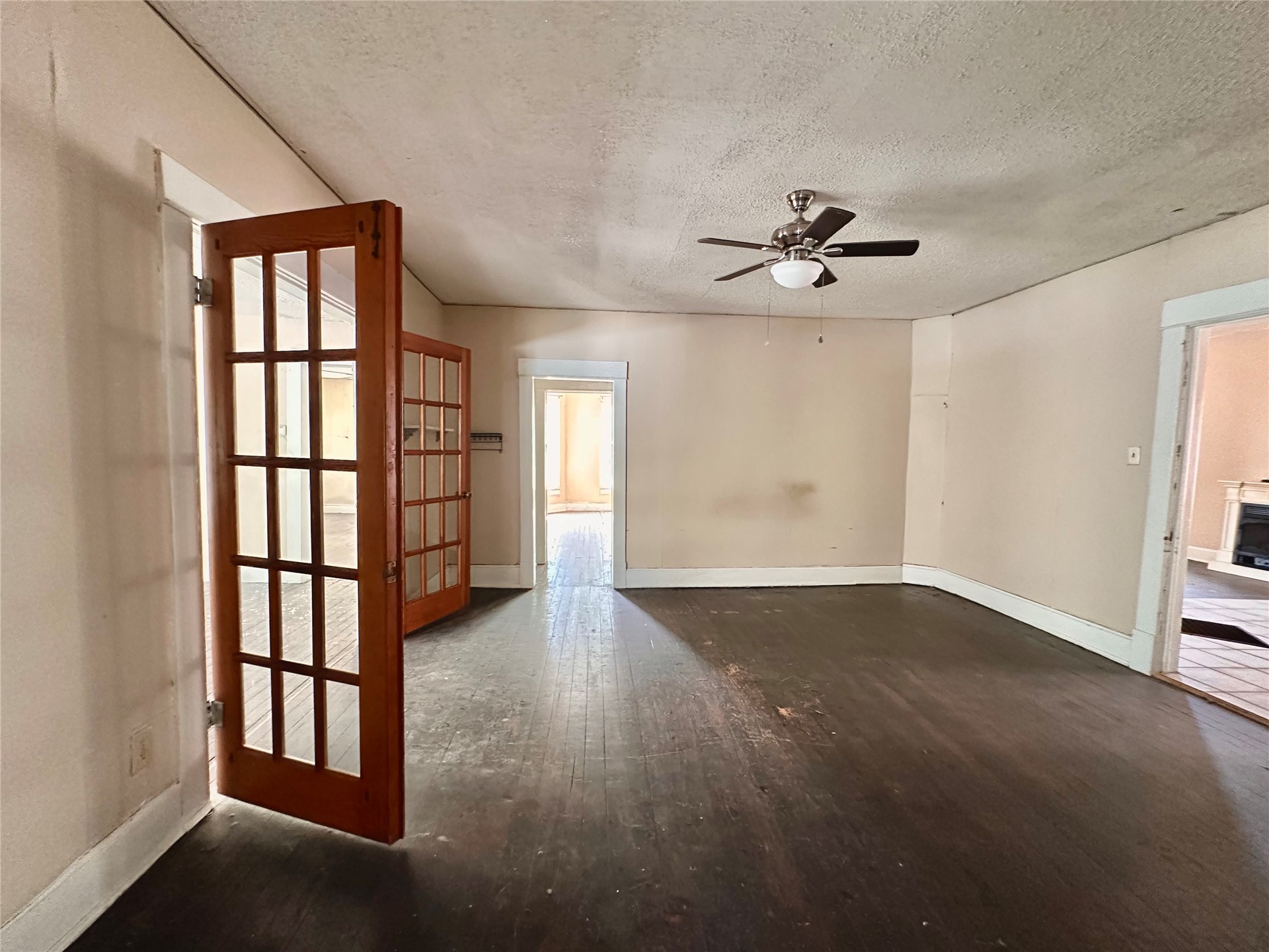 319 W Madison Avenue Property Photo 18