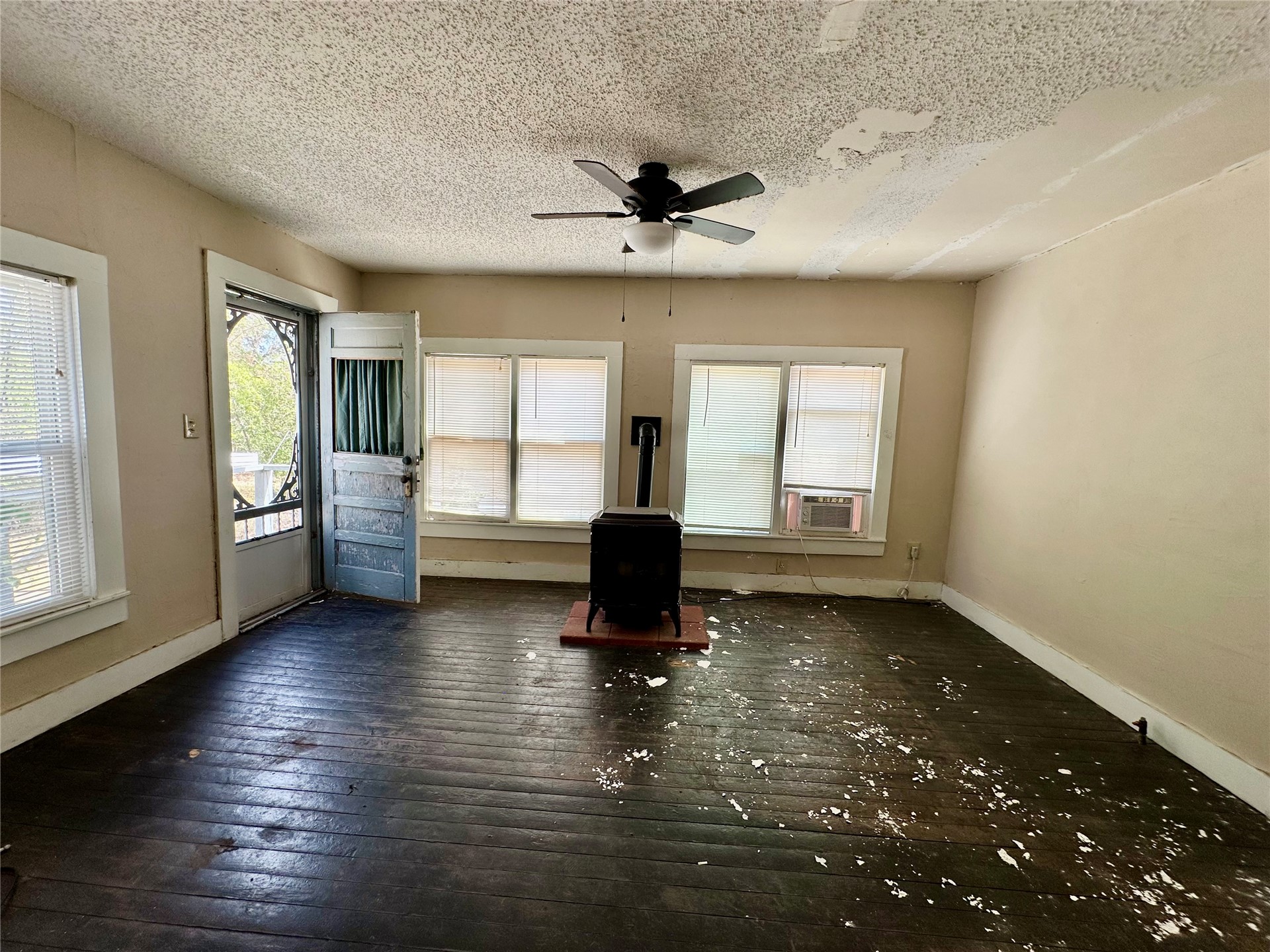 319 W Madison Avenue Property Photo 19