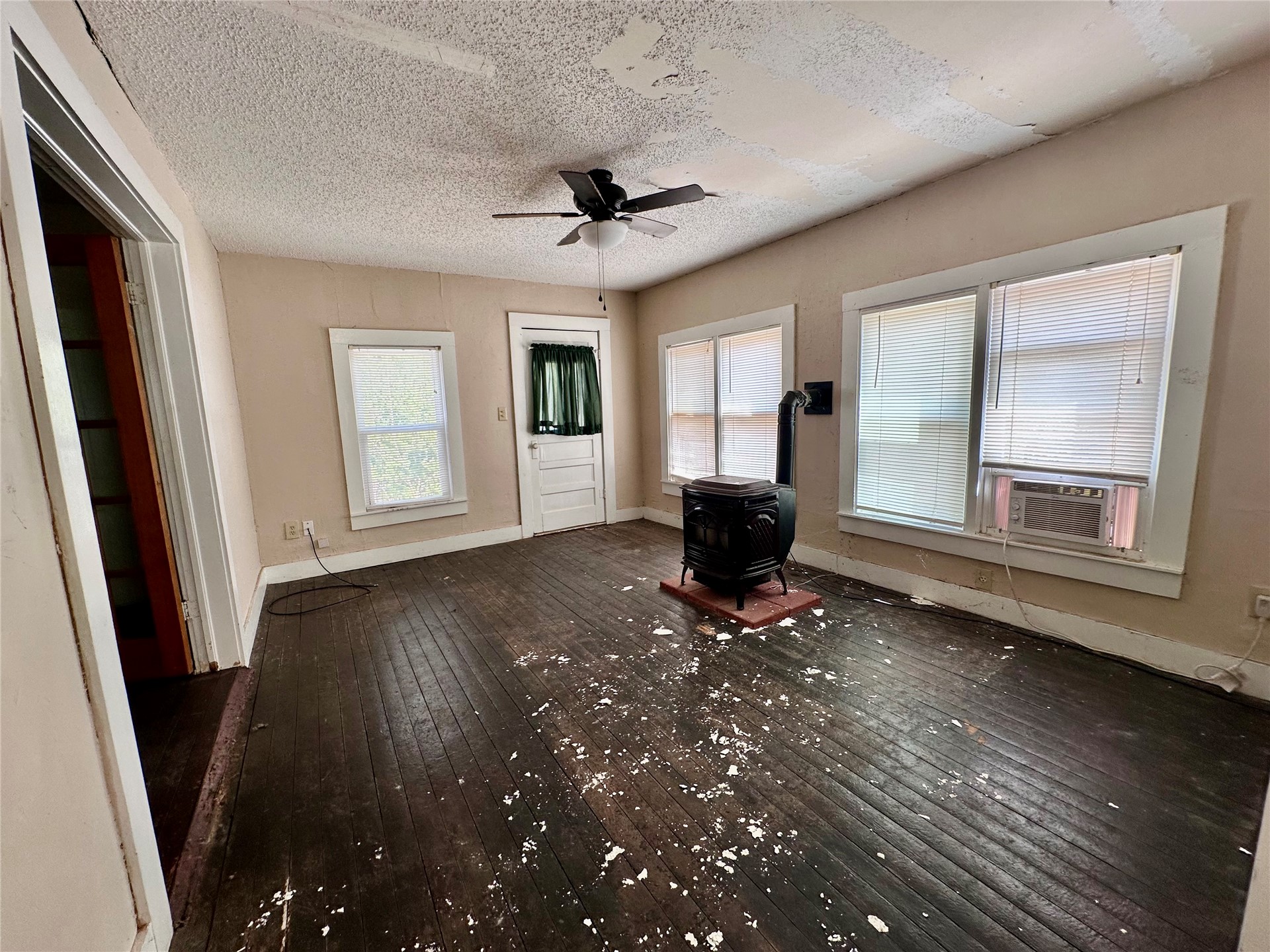 319 W Madison Avenue Property Photo 20