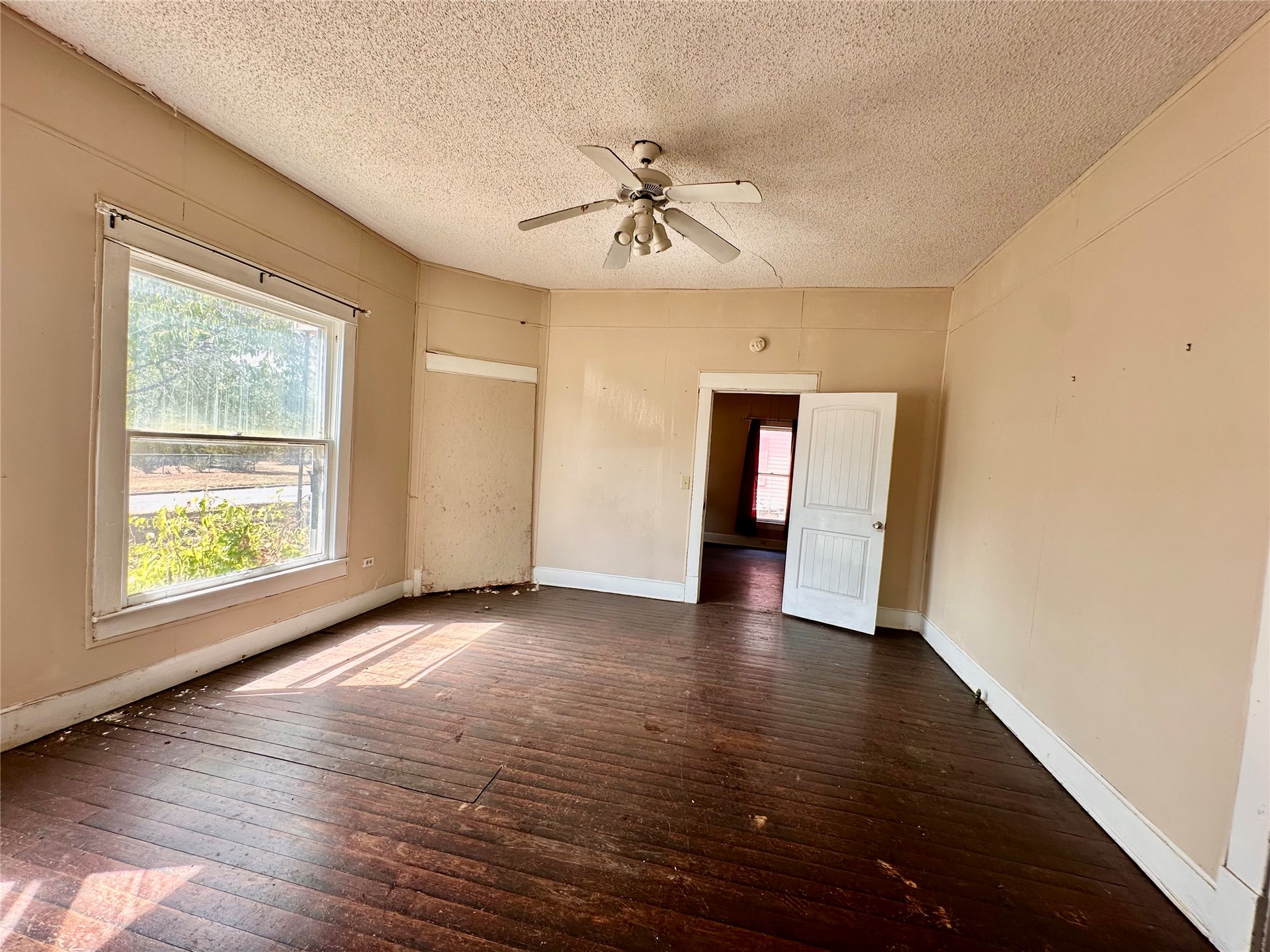 319 W Madison Avenue Property Photo 24