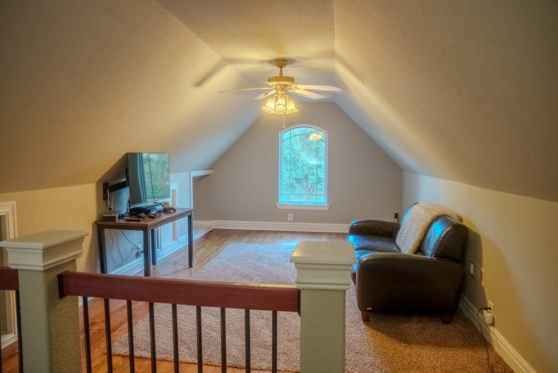 25600 Briar Drive Property Photo 5