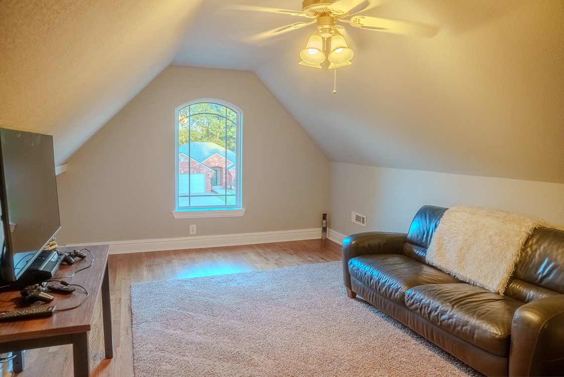 25600 Briar Drive Property Photo 8