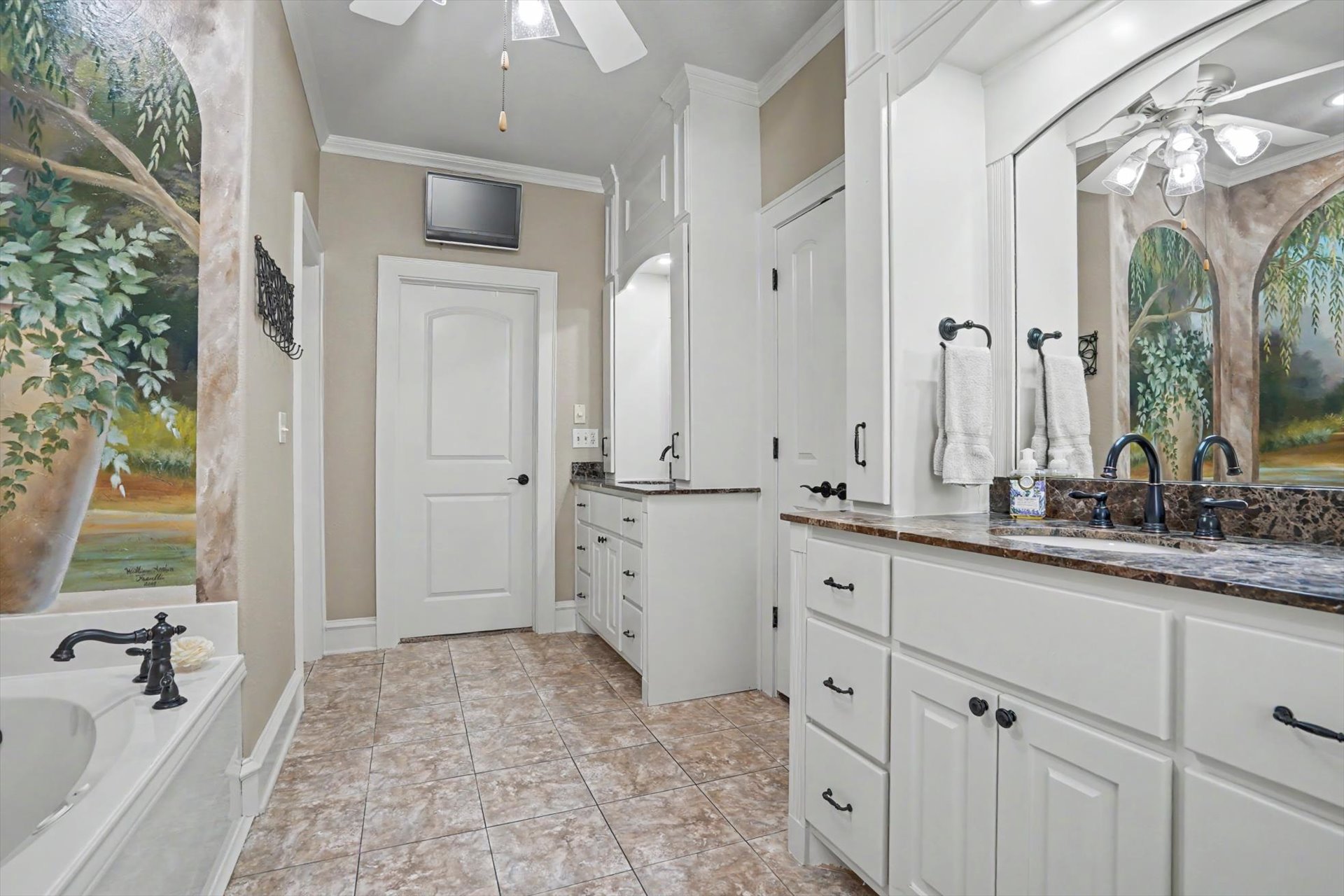 11190 S 55th West Avenue Property Photo 23