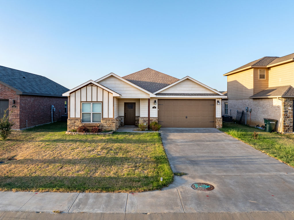 108 Tallgrass Street Property Photo 2