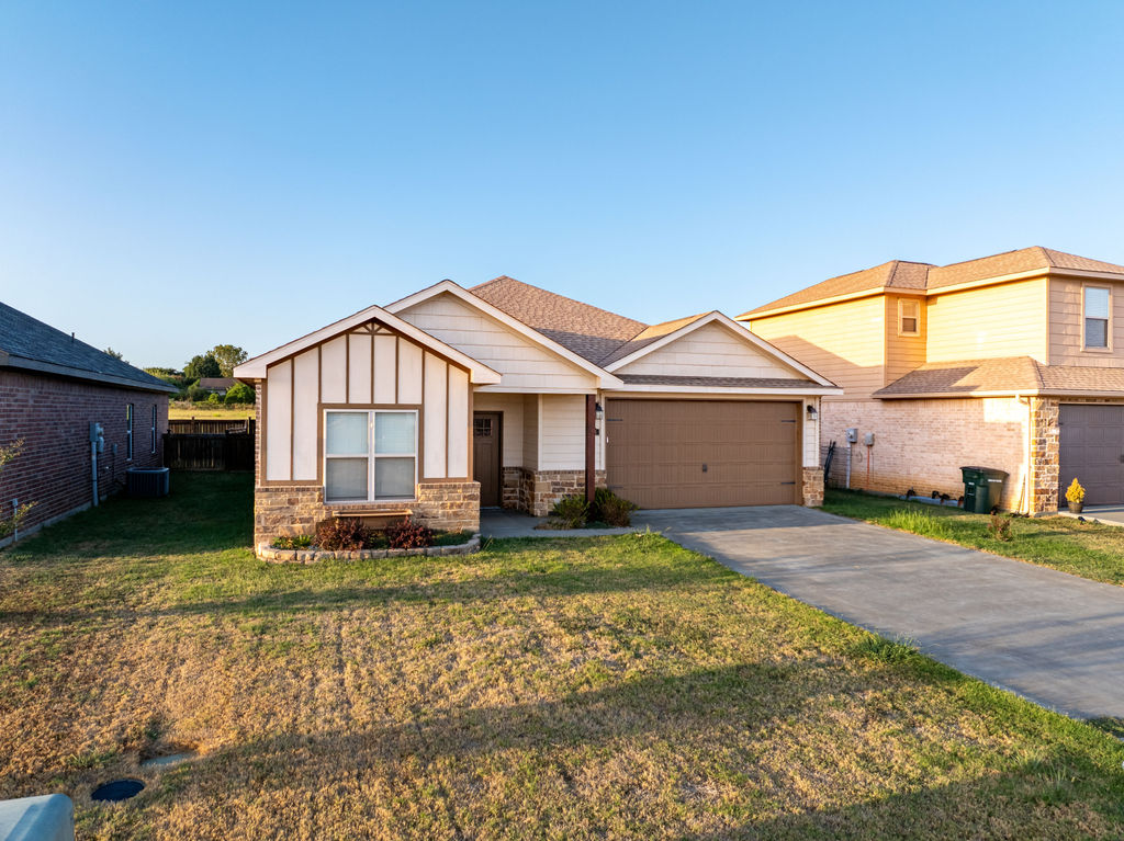 108 Tallgrass Street Property Photo 3