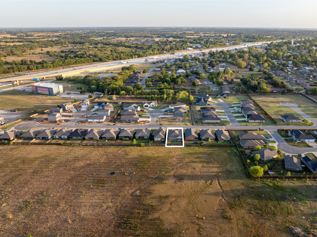 108 Tallgrass Street Property Photo 7