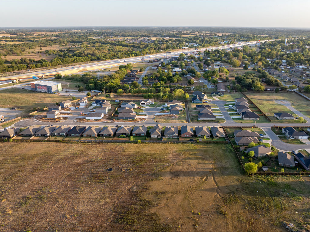 108 Tallgrass Street Property Photo 8