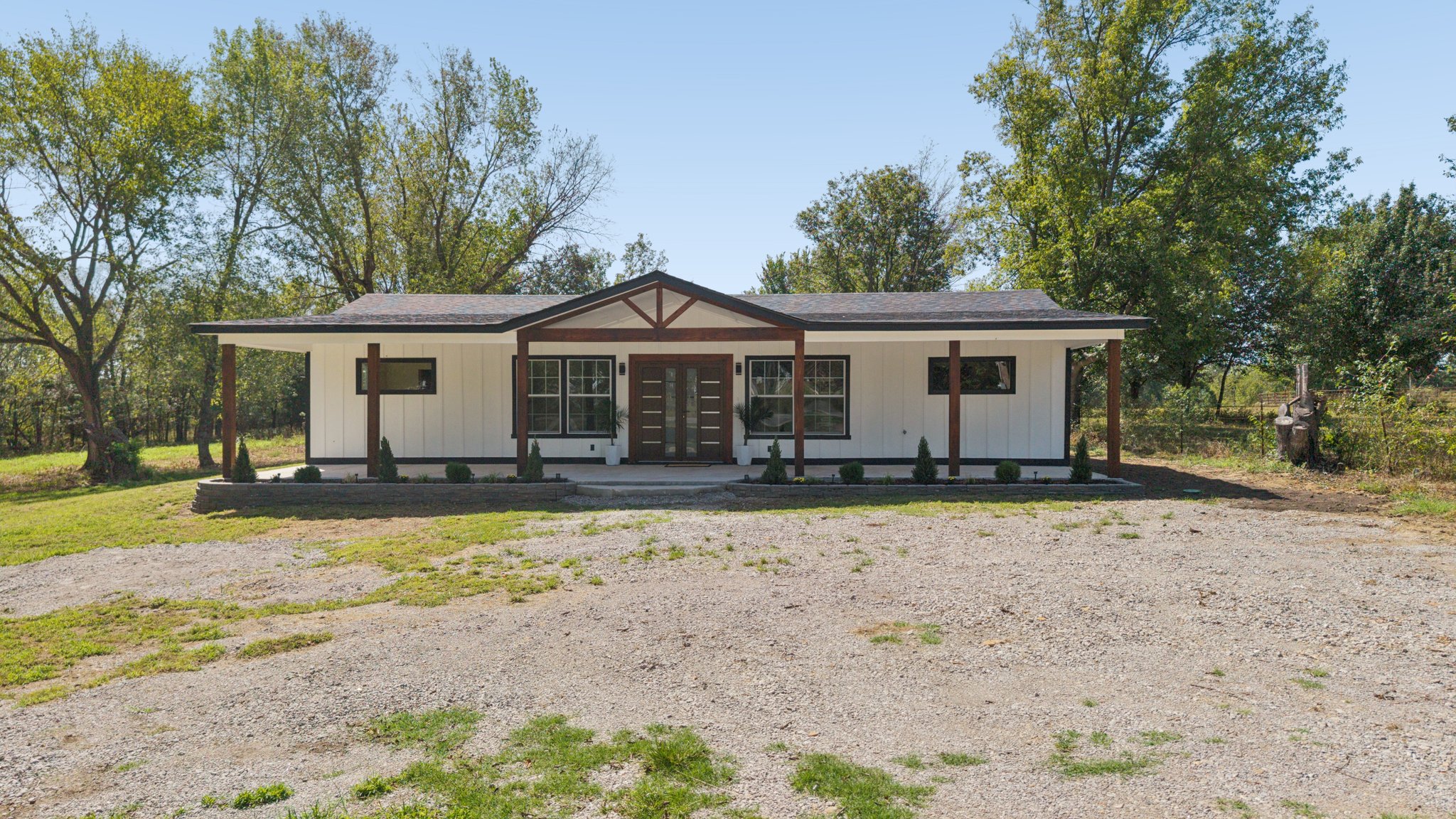 16254 E 410 Road Property Photo 2