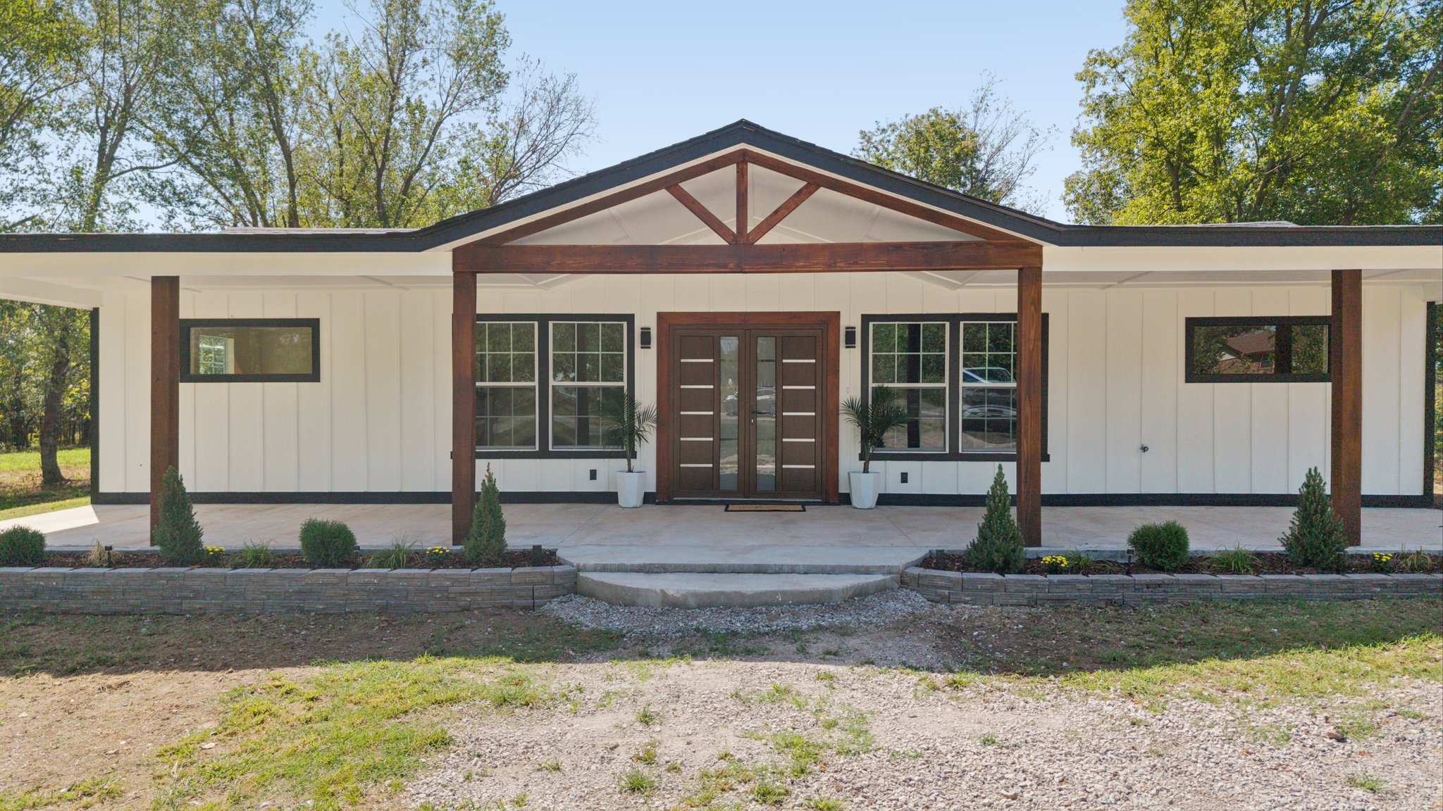 16254 E 410 Road Property Photo 4