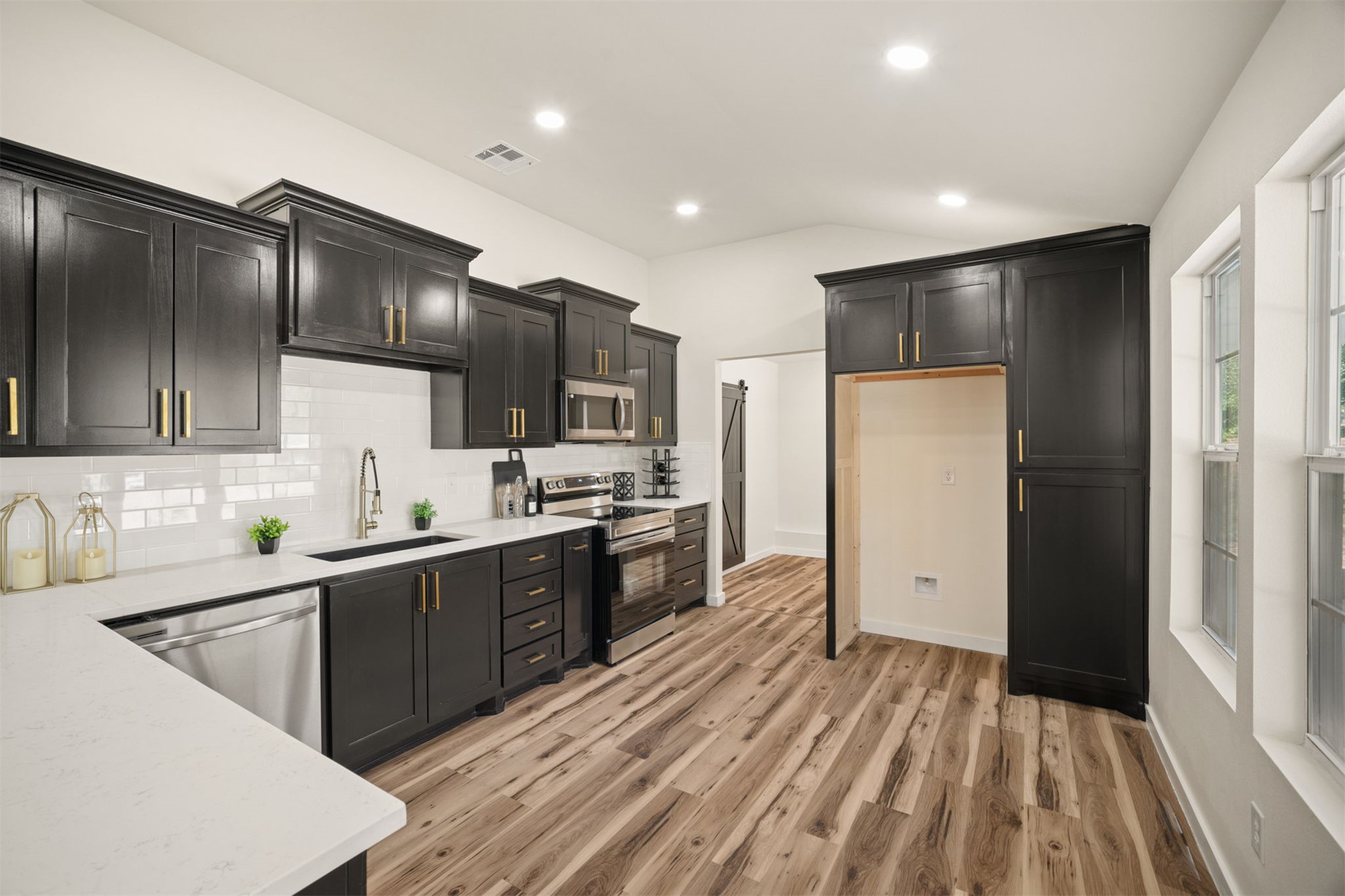 16254 E 410 Road Property Photo 16
