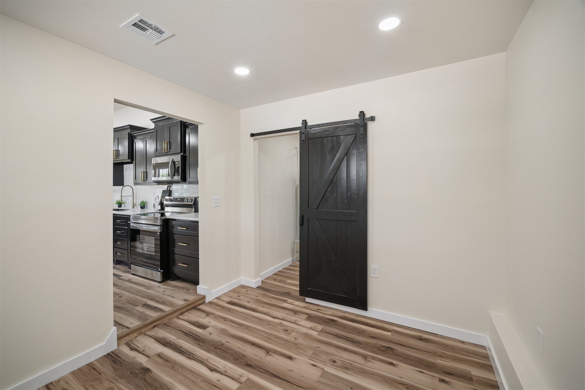 16254 E 410 Road Property Photo 22