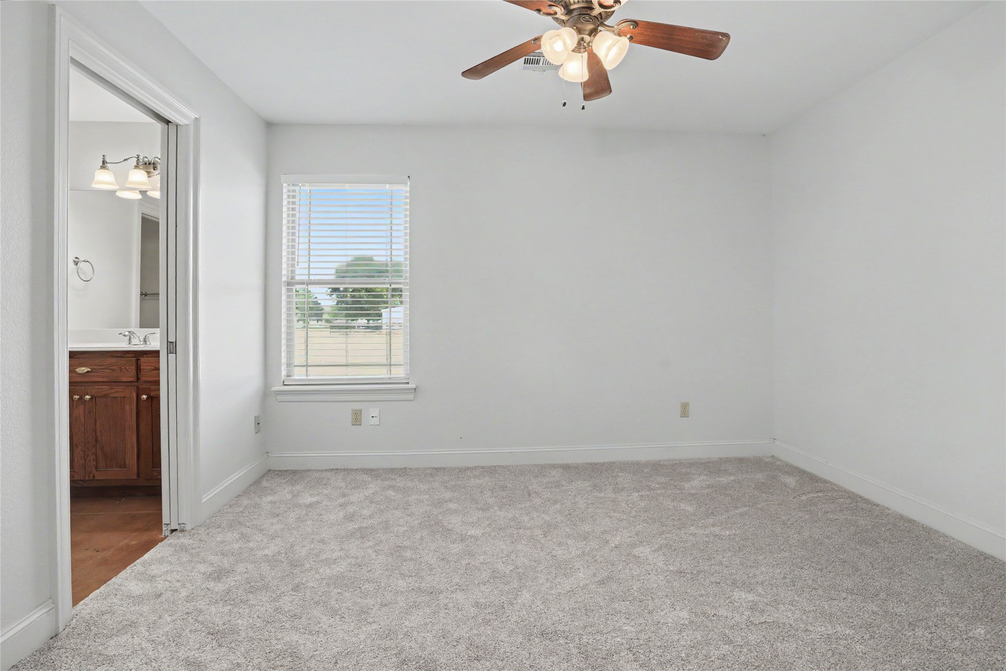 16238 S 43rd Avenue E Property Photo 32